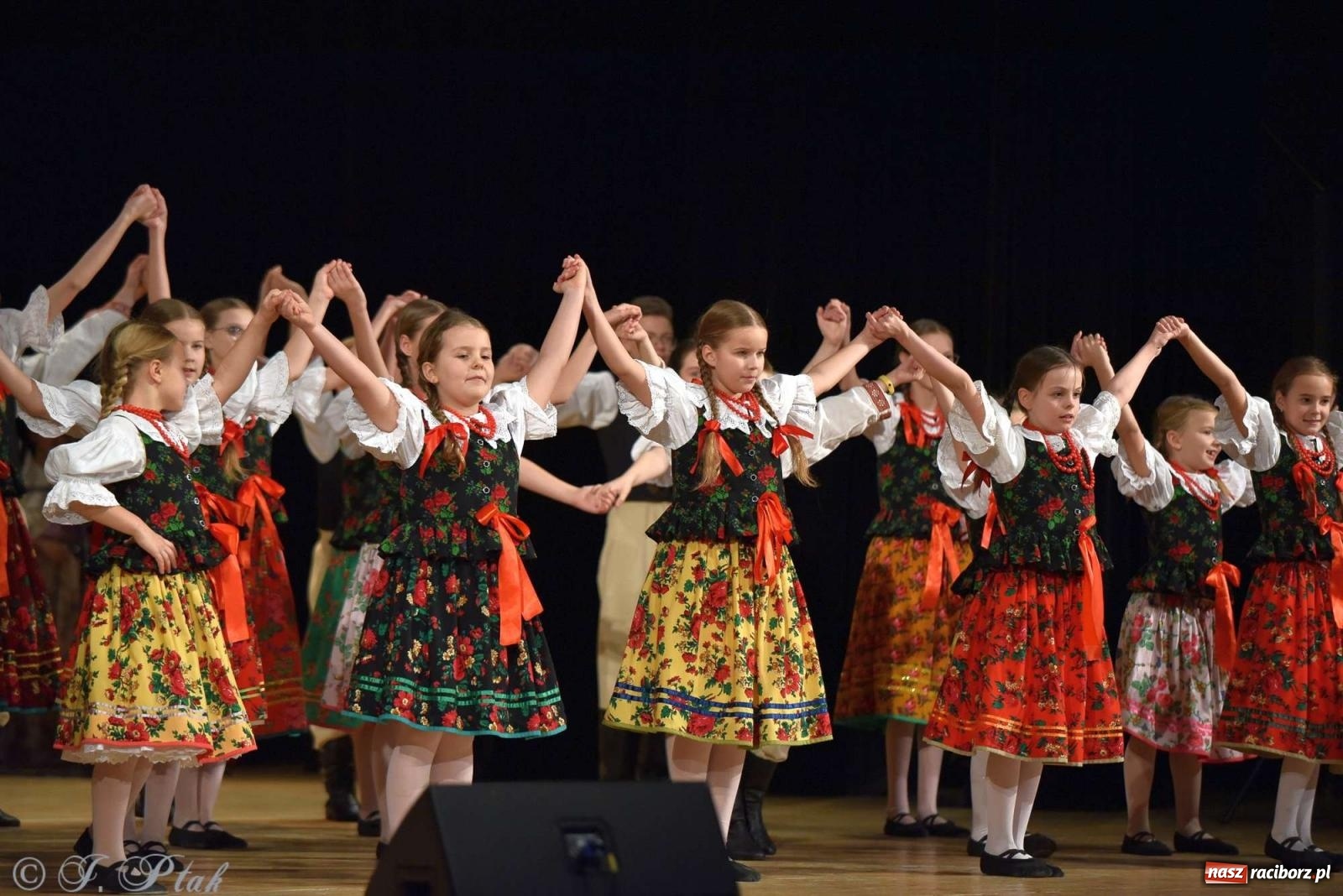 Zdjęcie w galerii na portalu naszraciborz.pl: Wspomnienia i życzenia. Ćwierć wieku ze Źródłem [FOTO i WIDEO] wiadomości z regionu
