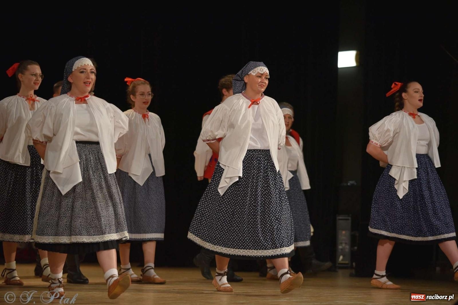 Zdjęcie w galerii na portalu naszraciborz.pl: Wspomnienia i życzenia. Ćwierć wieku ze Źródłem [FOTO i WIDEO] wiadomości z regionu