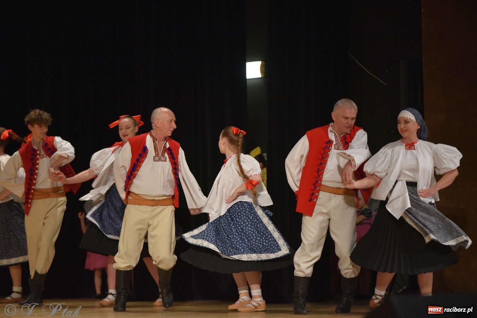 Zdjęcie w galerii na portalu naszraciborz.pl: Wspomnienia i życzenia. Ćwierć wieku ze Źródłem [FOTO i WIDEO] wiadomości z regionu