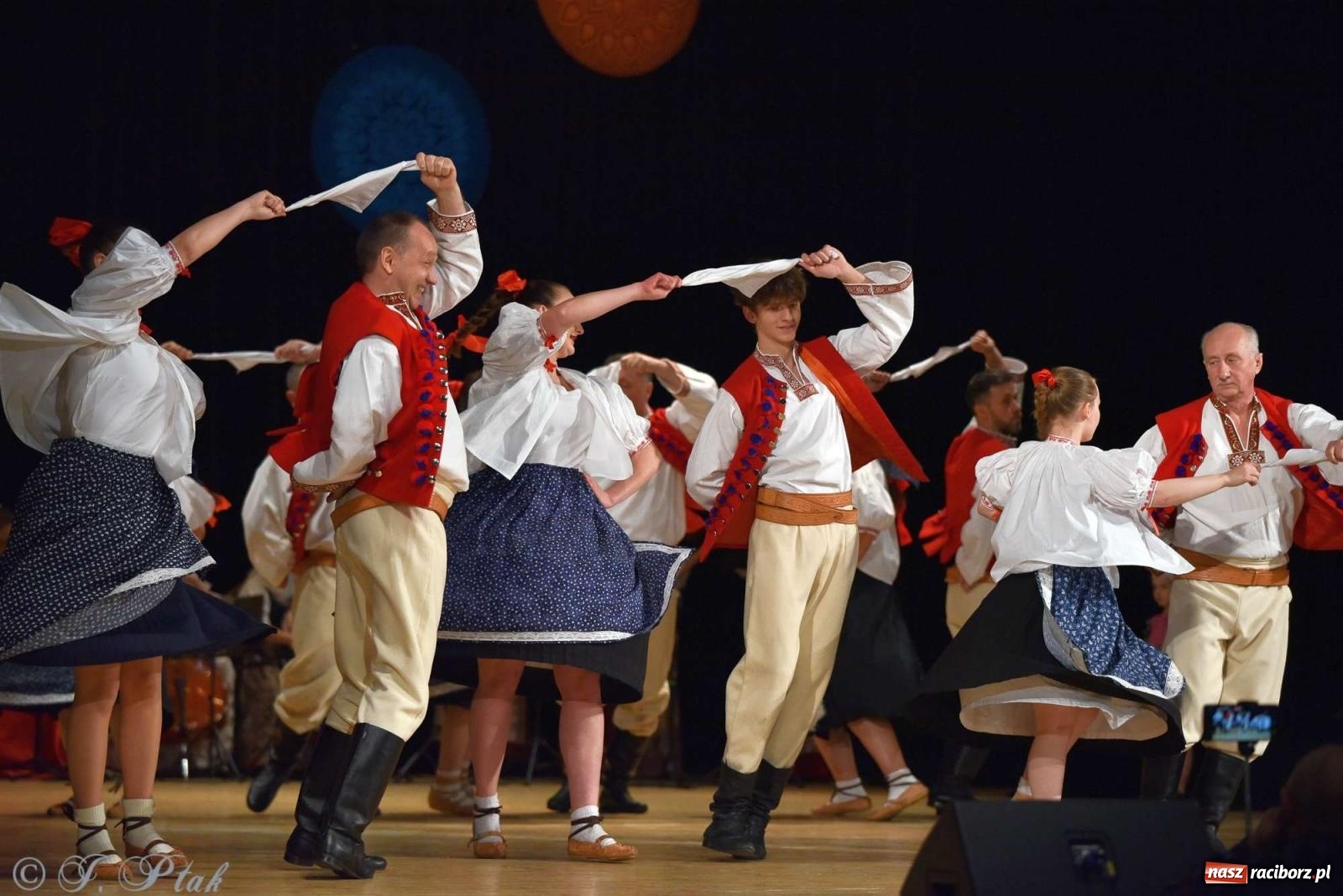 Zdjęcie w galerii na portalu naszraciborz.pl: Wspomnienia i życzenia. Ćwierć wieku ze Źródłem [FOTO i WIDEO] wiadomości z regionu