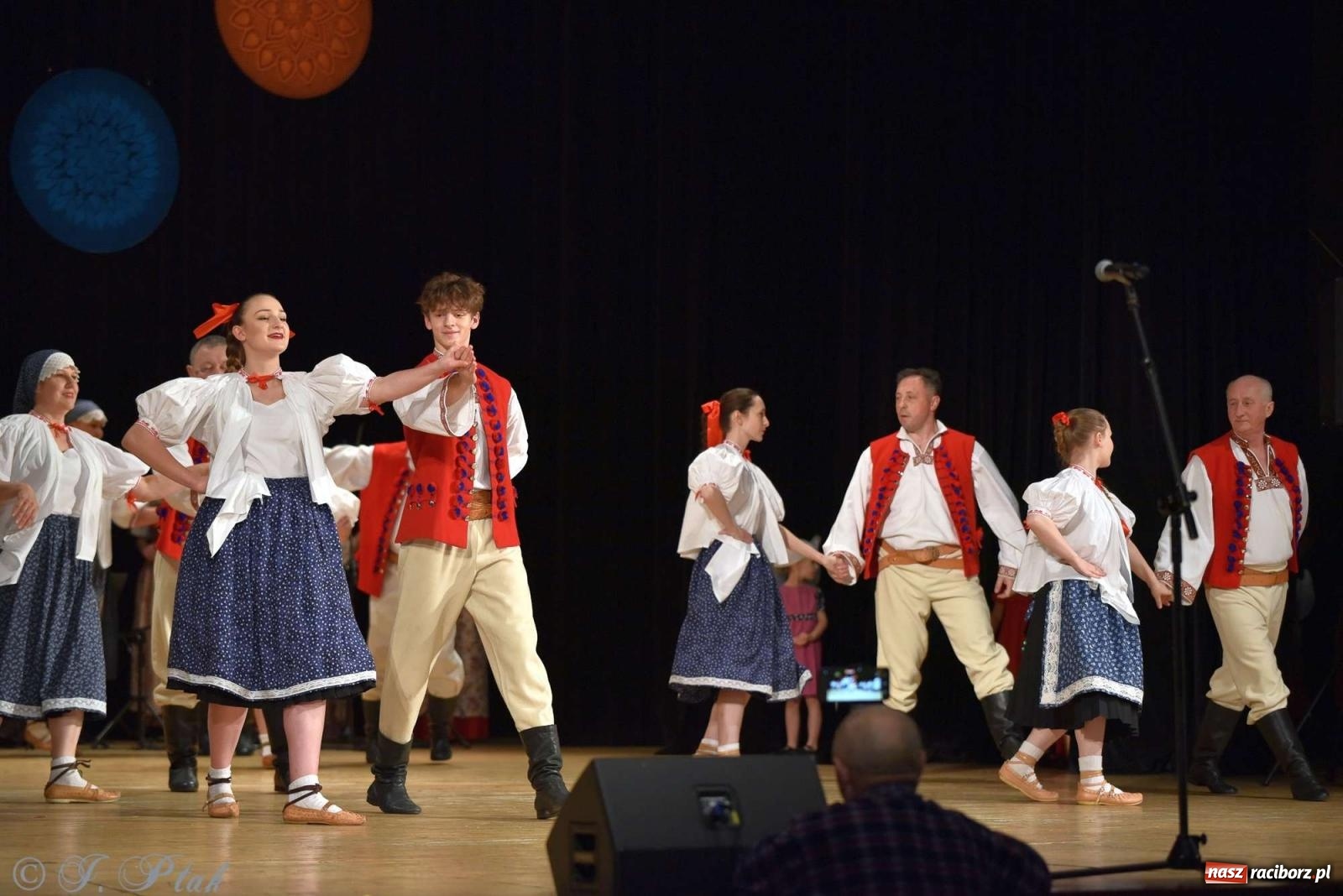 Zdjęcie w galerii na portalu naszraciborz.pl: Wspomnienia i życzenia. Ćwierć wieku ze Źródłem [FOTO i WIDEO] wiadomości z regionu