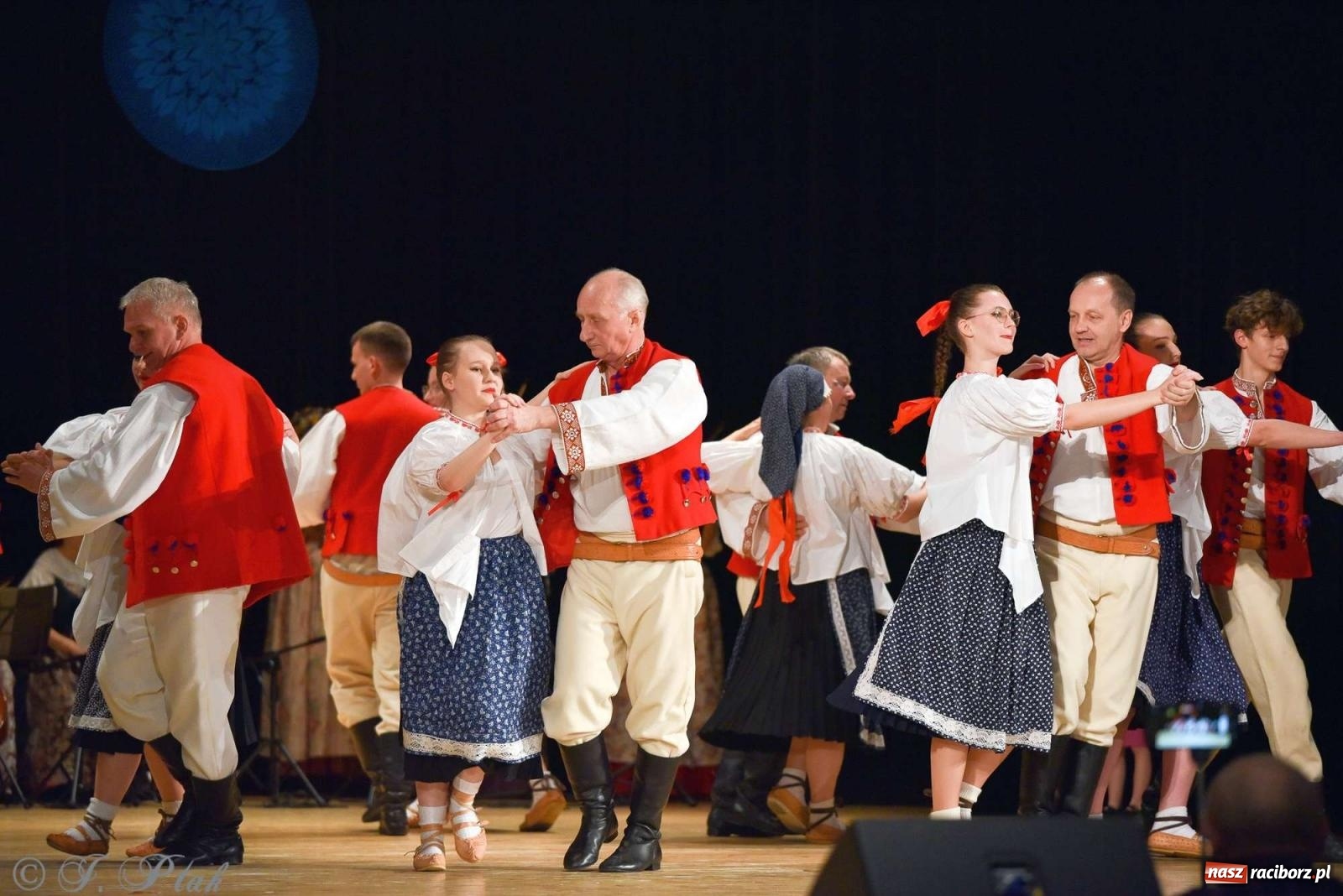 Zdjęcie w galerii na portalu naszraciborz.pl: Wspomnienia i życzenia. Ćwierć wieku ze Źródłem [FOTO i WIDEO] wiadomości z regionu