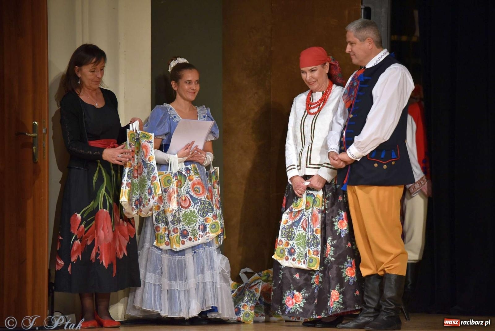 Zdjęcie w galerii na portalu naszraciborz.pl: Wspomnienia i życzenia. Ćwierć wieku ze Źródłem [FOTO i WIDEO] wiadomości z regionu