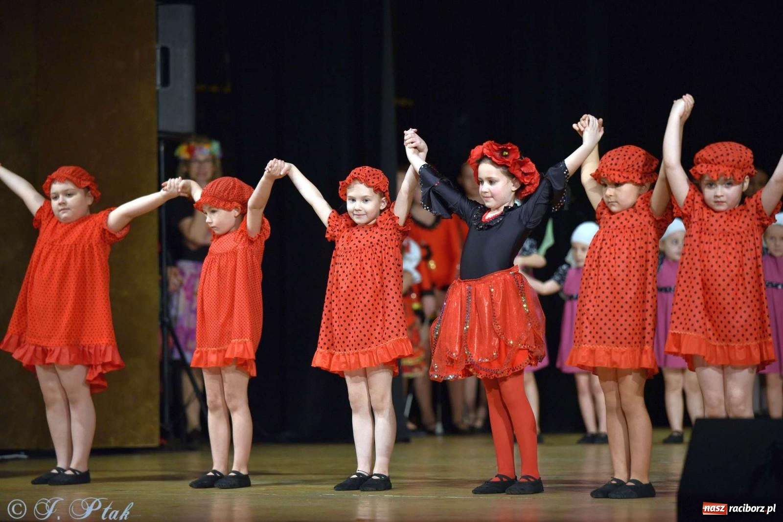 Zdjęcie w galerii na portalu naszraciborz.pl: Wspomnienia i życzenia. Ćwierć wieku ze Źródłem [FOTO i WIDEO] wiadomości z regionu