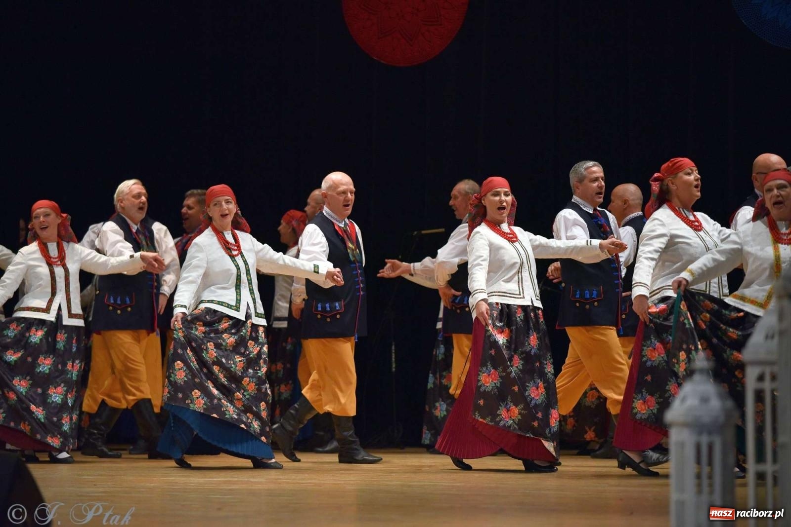Zdjęcie w galerii na portalu naszraciborz.pl: Wspomnienia i życzenia. Ćwierć wieku ze Źródłem [FOTO i WIDEO] wiadomości z regionu