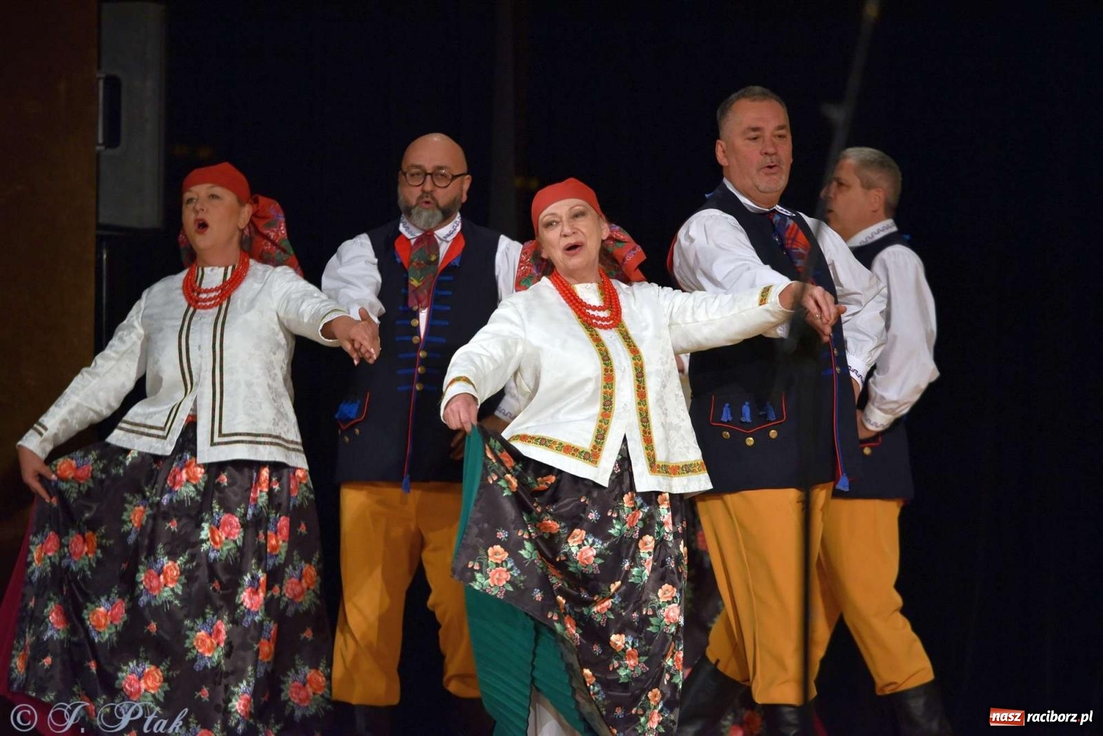 Zdjęcie w galerii na portalu naszraciborz.pl: Wspomnienia i życzenia. Ćwierć wieku ze Źródłem [FOTO i WIDEO] wiadomości z regionu