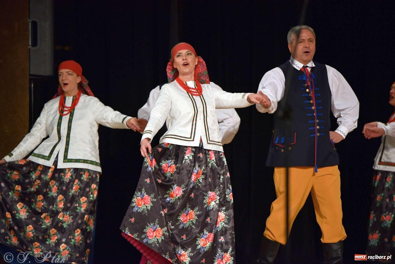 Zdjęcie w galerii na portalu naszraciborz.pl: Wspomnienia i życzenia. Ćwierć wieku ze Źródłem [FOTO i WIDEO] wiadomości z regionu