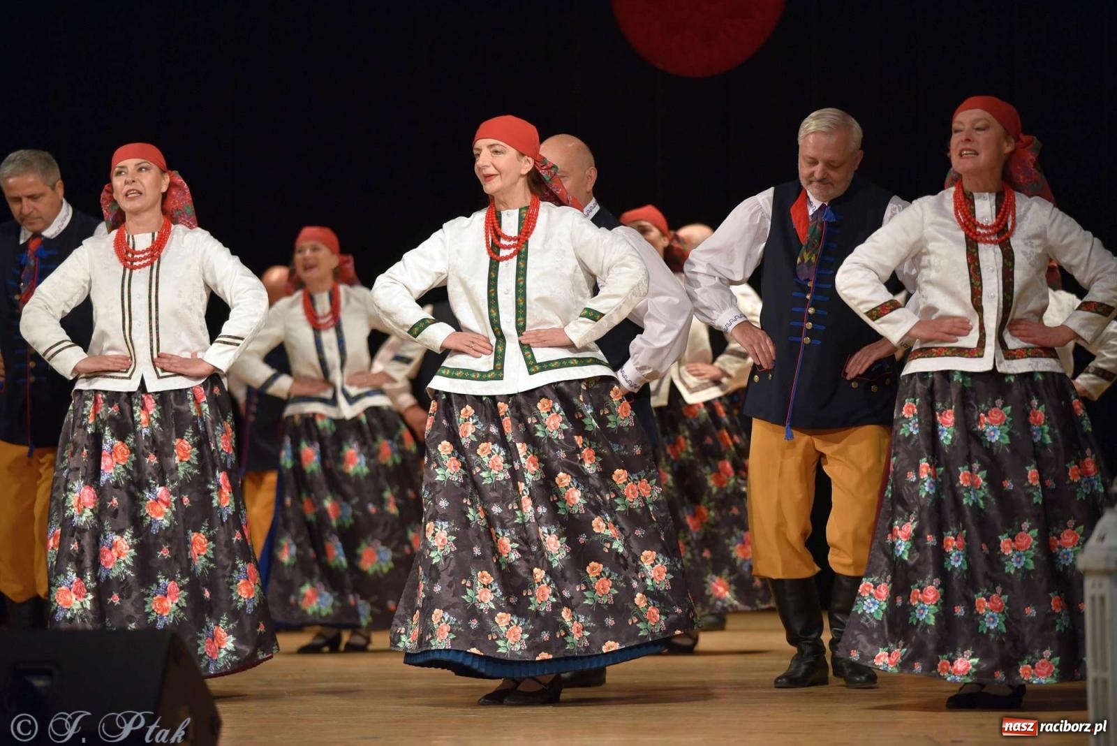 Zdjęcie w galerii na portalu naszraciborz.pl: Wspomnienia i życzenia. Ćwierć wieku ze Źródłem [FOTO i WIDEO] wiadomości z regionu