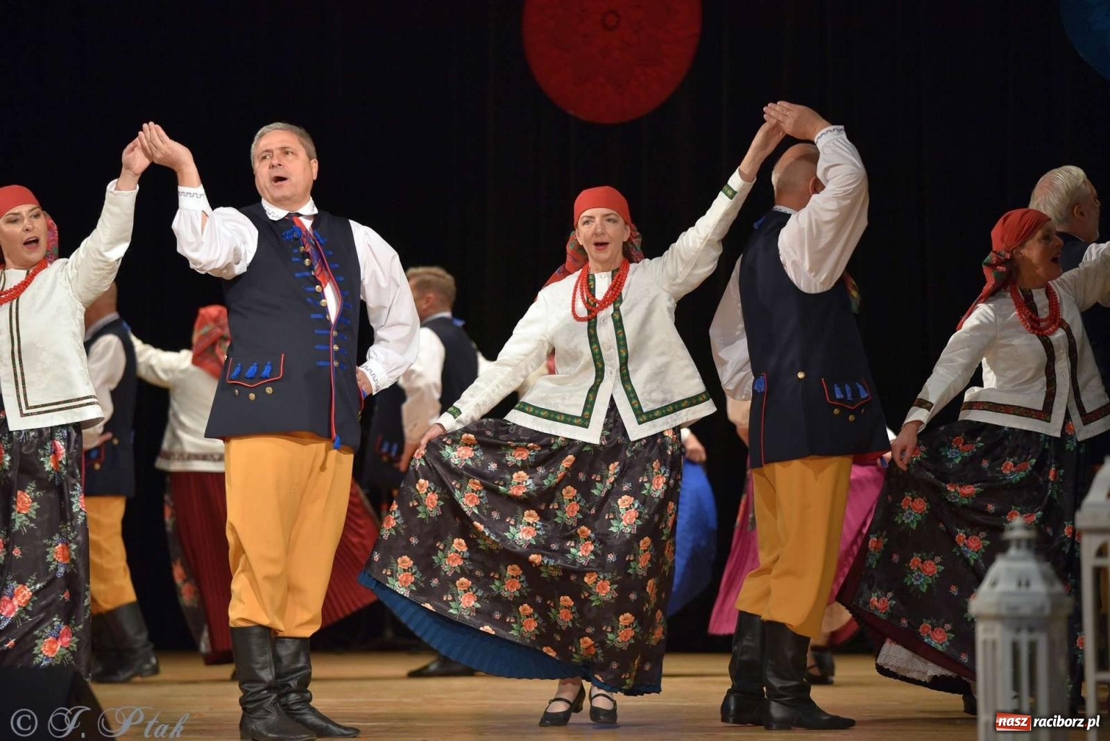 Zdjęcie w galerii na portalu naszraciborz.pl: Wspomnienia i życzenia. Ćwierć wieku ze Źródłem [FOTO i WIDEO] wiadomości z regionu