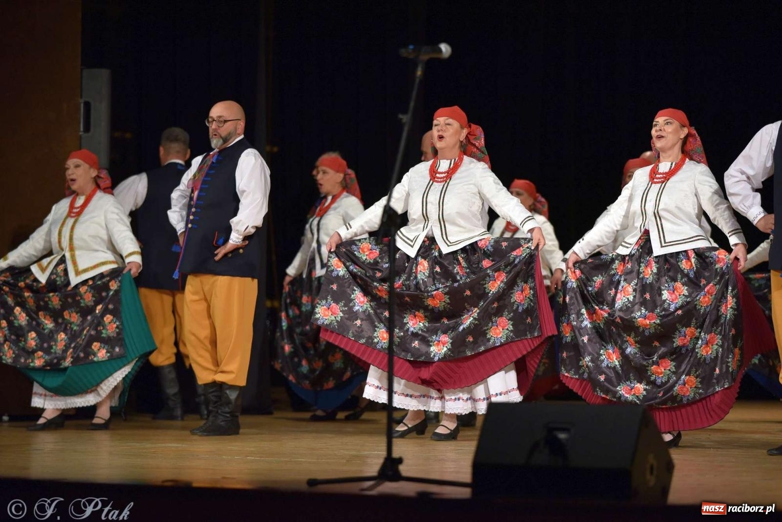 Zdjęcie w galerii na portalu naszraciborz.pl: Wspomnienia i życzenia. Ćwierć wieku ze Źródłem [FOTO i WIDEO] wiadomości z regionu