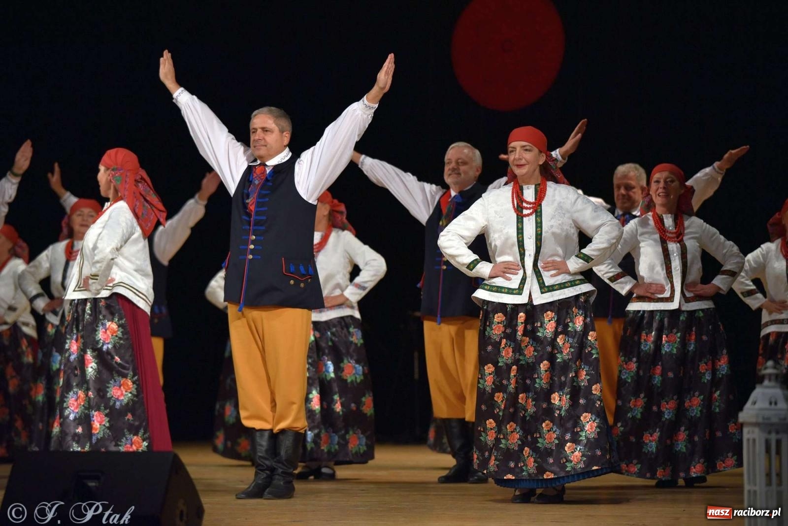 Zdjęcie w galerii na portalu naszraciborz.pl: Wspomnienia i życzenia. Ćwierć wieku ze Źródłem [FOTO i WIDEO] wiadomości z regionu