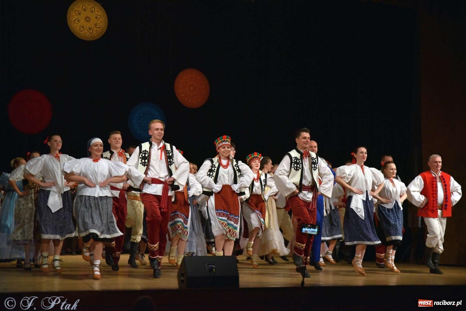 Zdjęcie w galerii na portalu naszraciborz.pl: Wspomnienia i życzenia. Ćwierć wieku ze Źródłem [FOTO i WIDEO] wiadomości z regionu