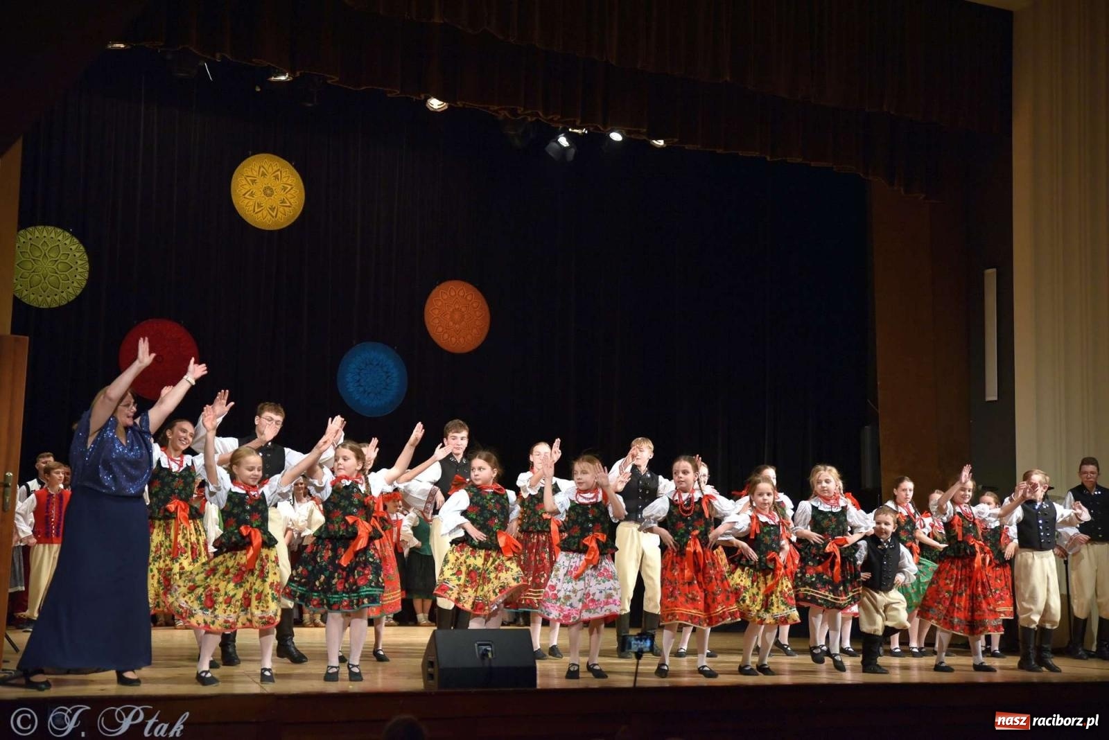 Zdjęcie w galerii na portalu naszraciborz.pl: Wspomnienia i życzenia. Ćwierć wieku ze Źródłem [FOTO i WIDEO] wiadomości z regionu