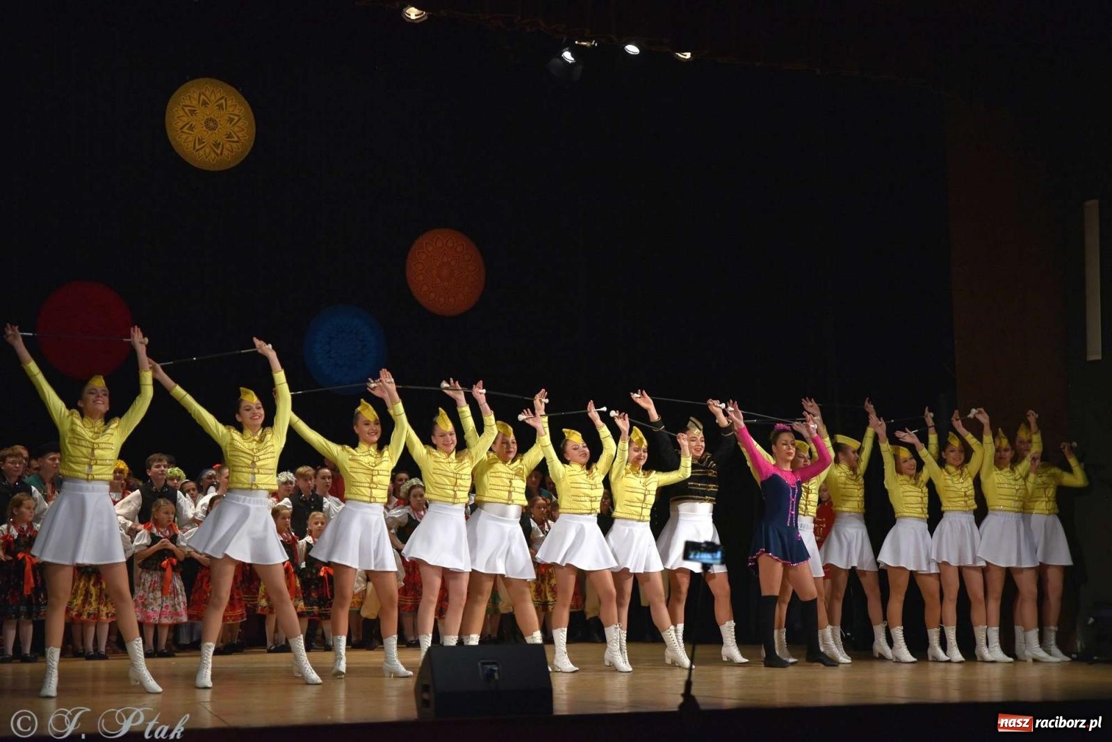 Zdjęcie w galerii na portalu naszraciborz.pl: Wspomnienia i życzenia. Ćwierć wieku ze Źródłem [FOTO i WIDEO] wiadomości z regionu