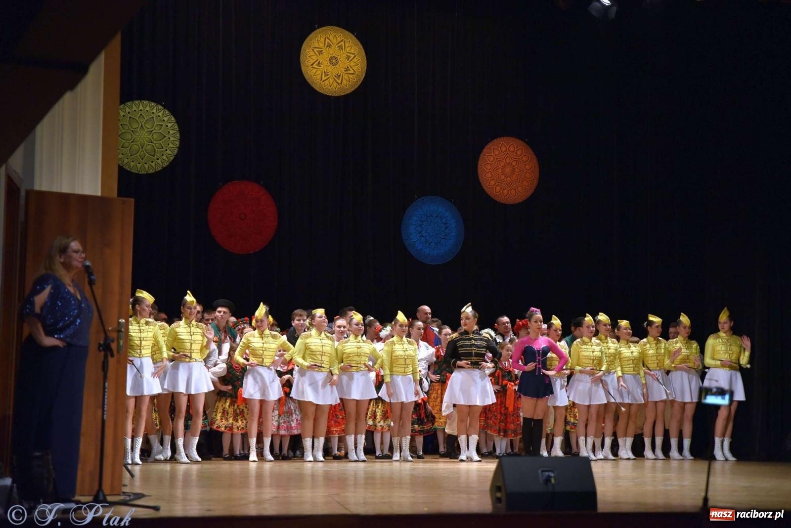 Zdjęcie w galerii na portalu naszraciborz.pl: Wspomnienia i życzenia. Ćwierć wieku ze Źródłem [FOTO i WIDEO] wiadomości z regionu