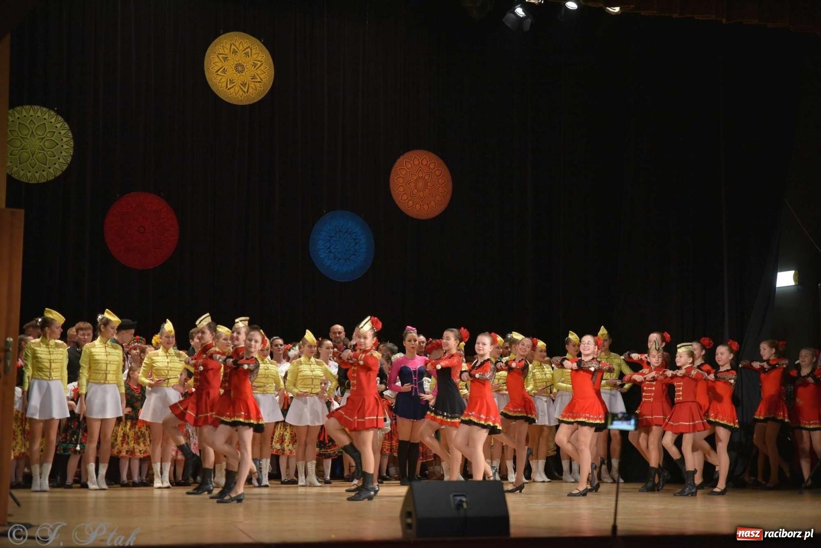 Zdjęcie w galerii na portalu naszraciborz.pl: Wspomnienia i życzenia. Ćwierć wieku ze Źródłem [FOTO i WIDEO] wiadomości z regionu