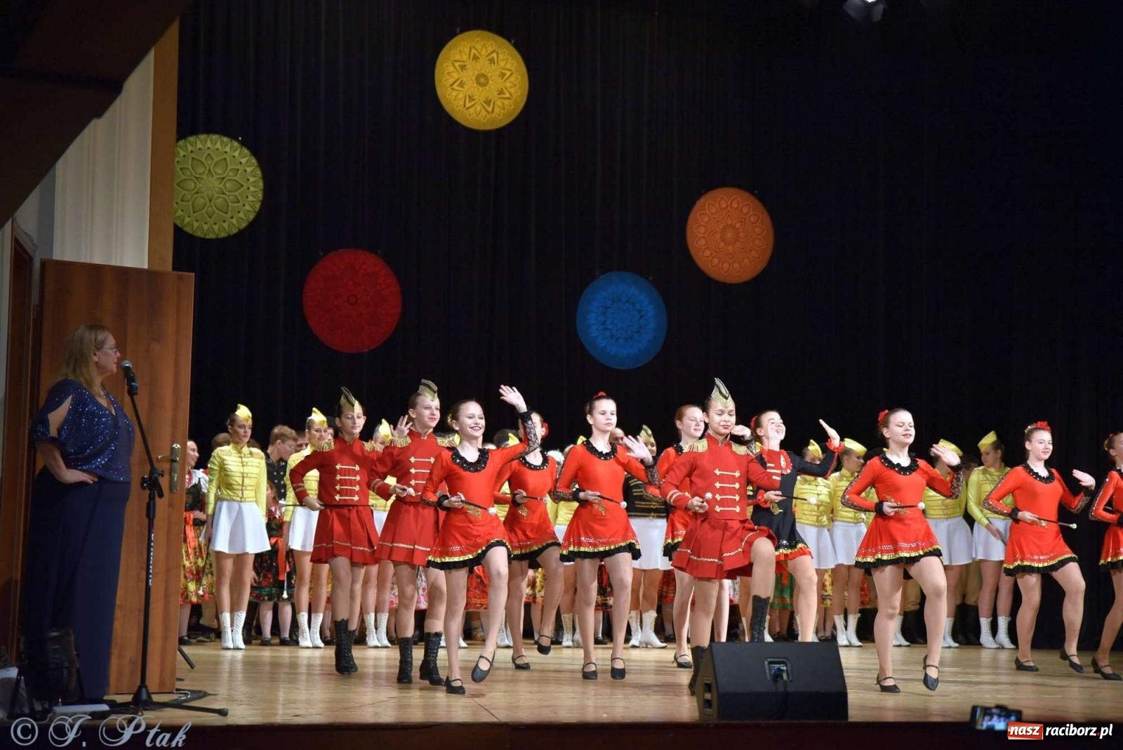 Zdjęcie w galerii na portalu naszraciborz.pl: Wspomnienia i życzenia. Ćwierć wieku ze Źródłem [FOTO i WIDEO] wiadomości z regionu