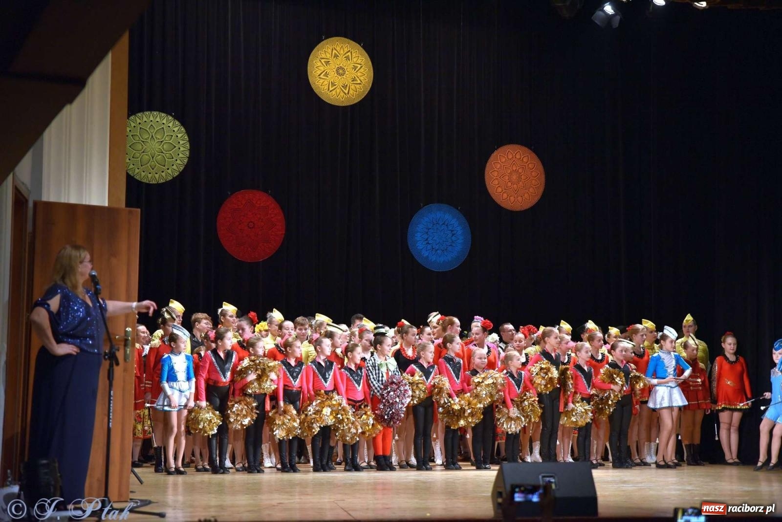 Zdjęcie w galerii na portalu naszraciborz.pl: Wspomnienia i życzenia. Ćwierć wieku ze Źródłem [FOTO i WIDEO] wiadomości z regionu