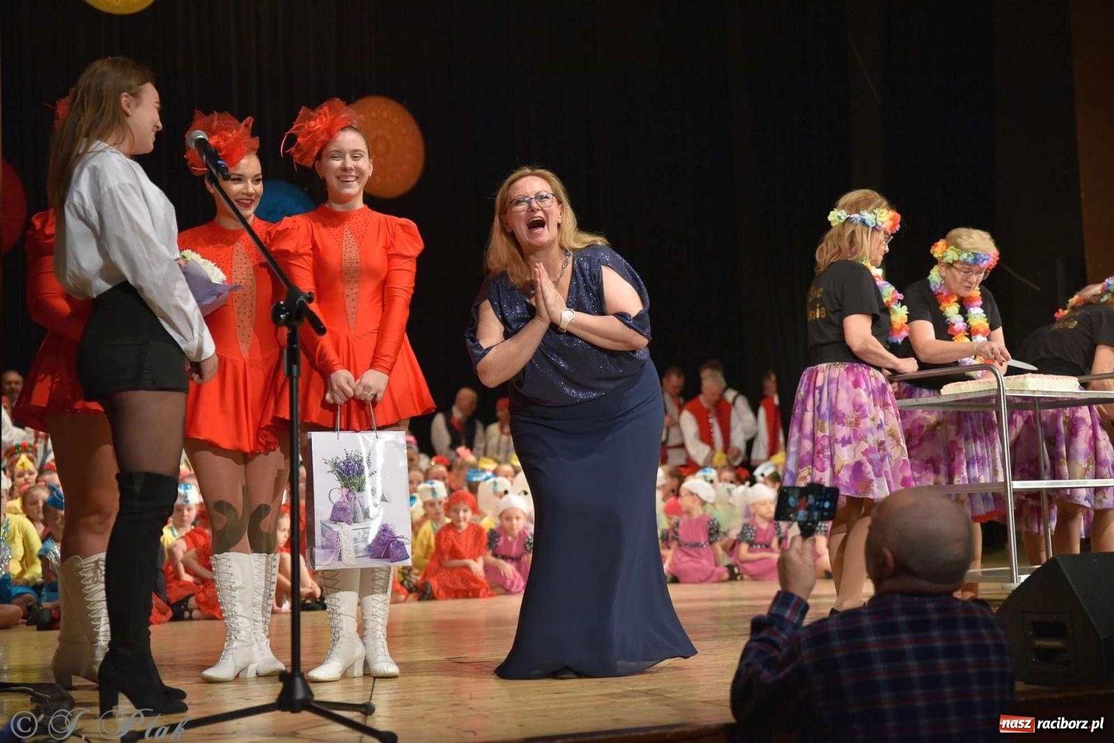 Zdjęcie w galerii na portalu naszraciborz.pl: Wspomnienia i życzenia. Ćwierć wieku ze Źródłem [FOTO i WIDEO] wiadomości z regionu