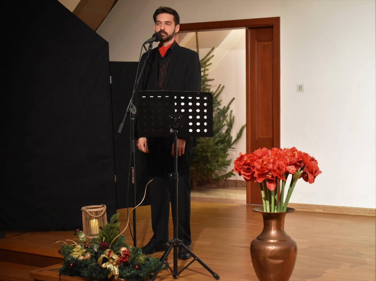 Zdjęcie w galerii na portalu naszraciborz.pl: Grudniowe refleksje… – przedświąteczne widowisko na zamku wiadomości z regionu