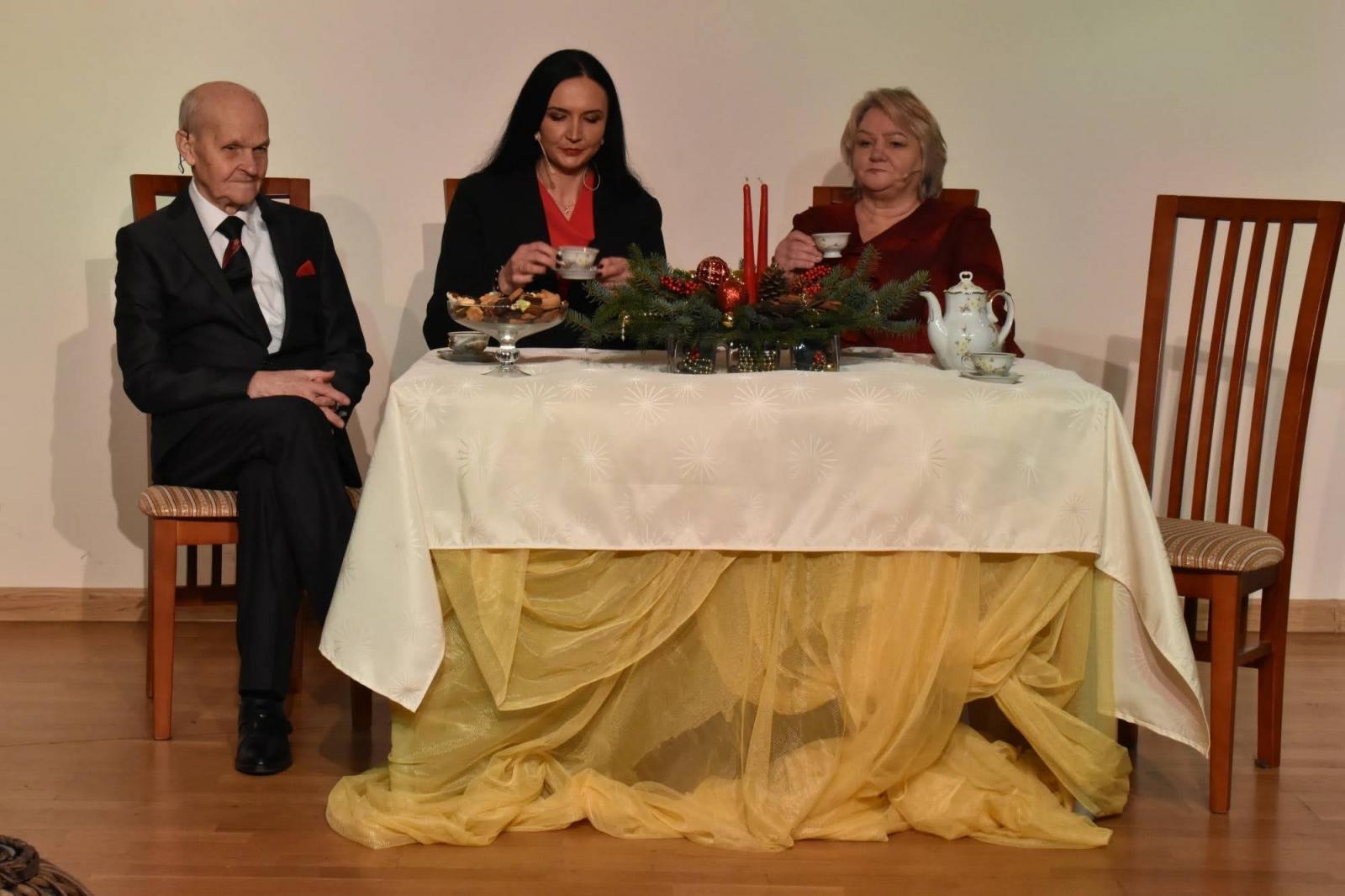 Zdjęcie w galerii na portalu naszraciborz.pl: Grudniowe refleksje… – przedświąteczne widowisko na zamku wiadomości z regionu