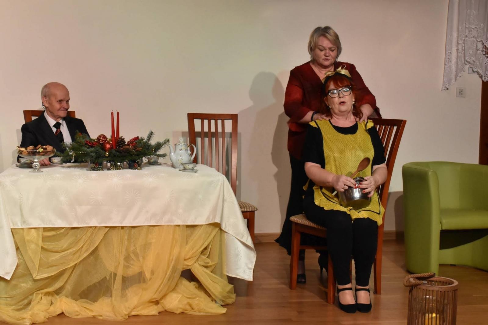 Zdjęcie w galerii na portalu naszraciborz.pl: Grudniowe refleksje… – przedświąteczne widowisko na zamku wiadomości z regionu