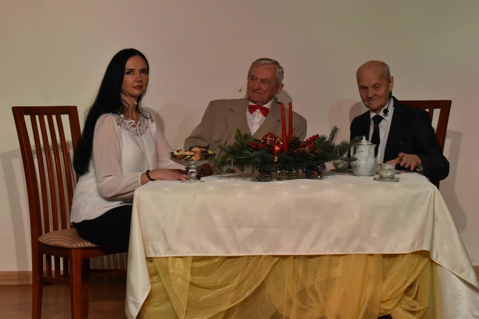 Zdjęcie w galerii na portalu naszraciborz.pl: Grudniowe refleksje… – przedświąteczne widowisko na zamku wiadomości z regionu