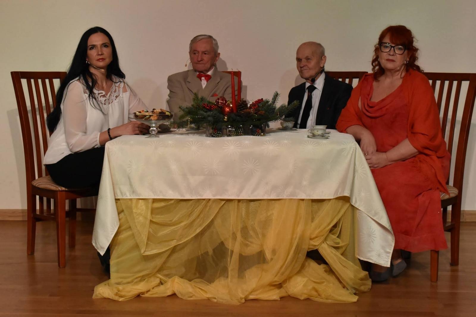 Zdjęcie w galerii na portalu naszraciborz.pl: Grudniowe refleksje… – przedświąteczne widowisko na zamku wiadomości z regionu