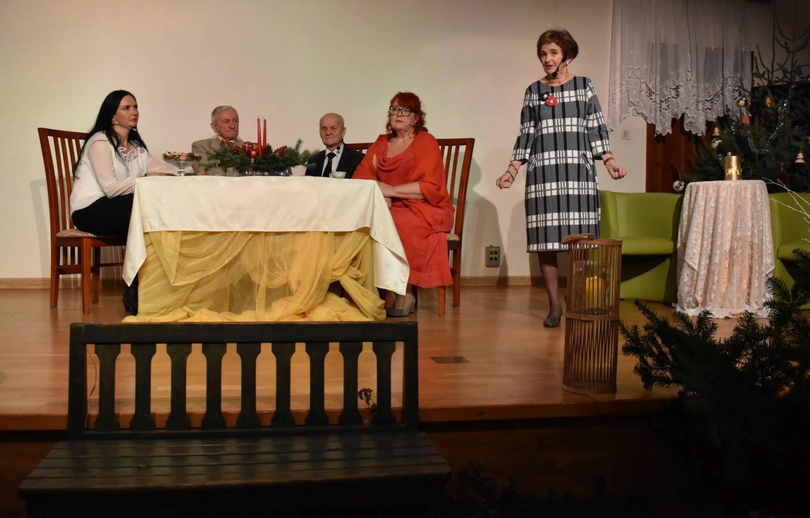 Zdjęcie w galerii na portalu naszraciborz.pl: Grudniowe refleksje… – przedświąteczne widowisko na zamku wiadomości z regionu