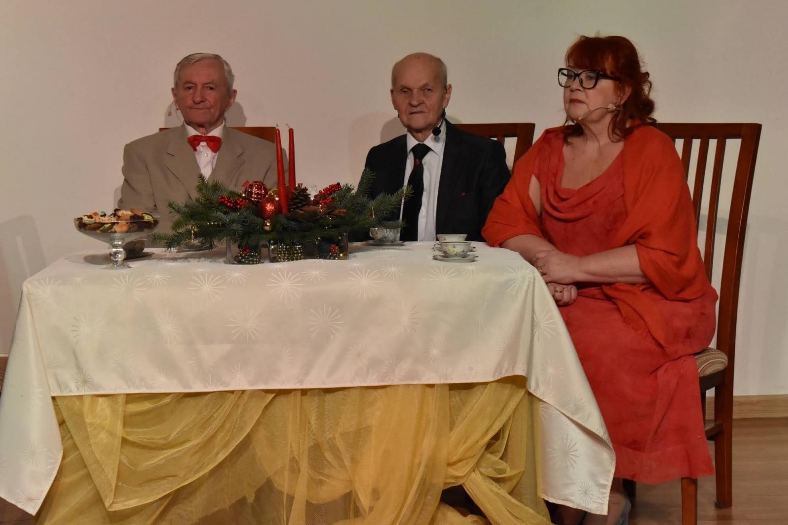 Zdjęcie w galerii na portalu naszraciborz.pl: Grudniowe refleksje… – przedświąteczne widowisko na zamku wiadomości z regionu