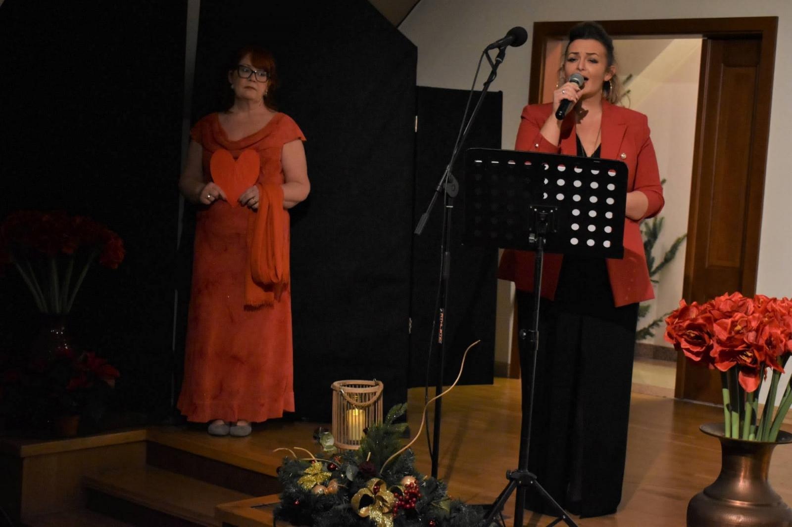 Zdjęcie w galerii na portalu naszraciborz.pl: Grudniowe refleksje… – przedświąteczne widowisko na zamku wiadomości z regionu