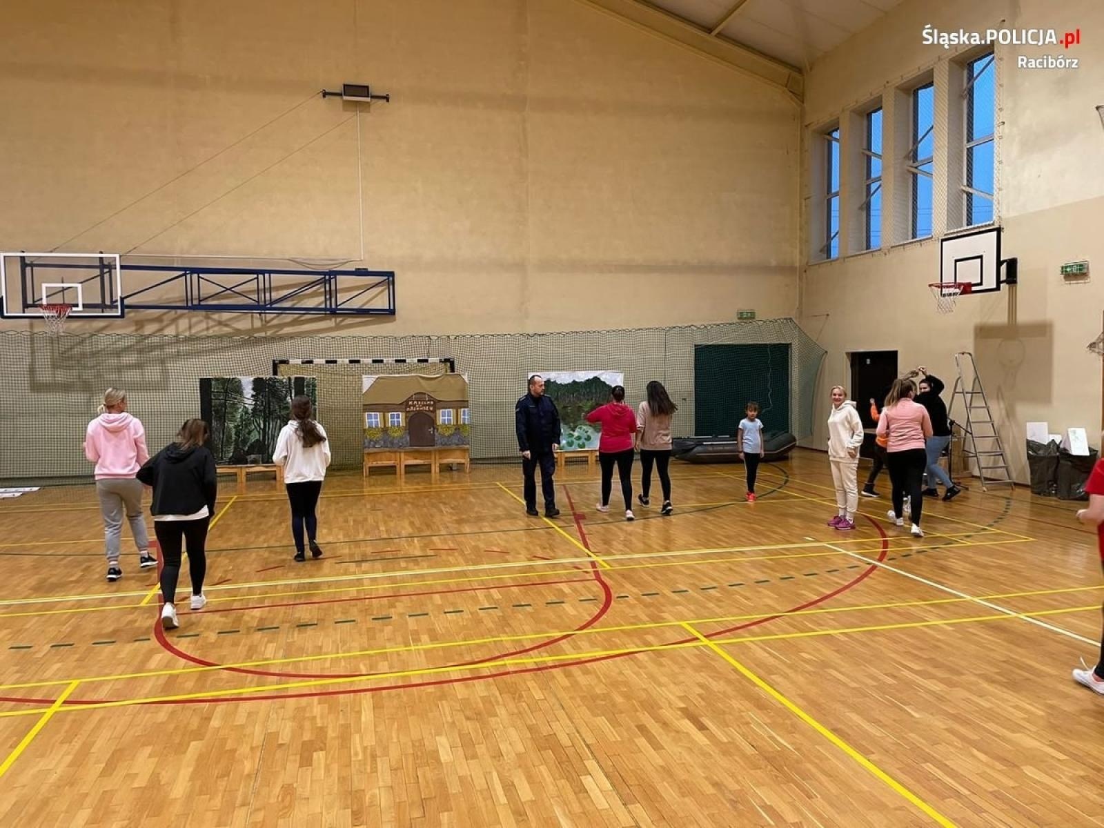 Zdjęcie w galerii na portalu naszraciborz.pl: Nauczycielki z gminy Kornowac przeszły kurs samoobrony wiadomości z regionu