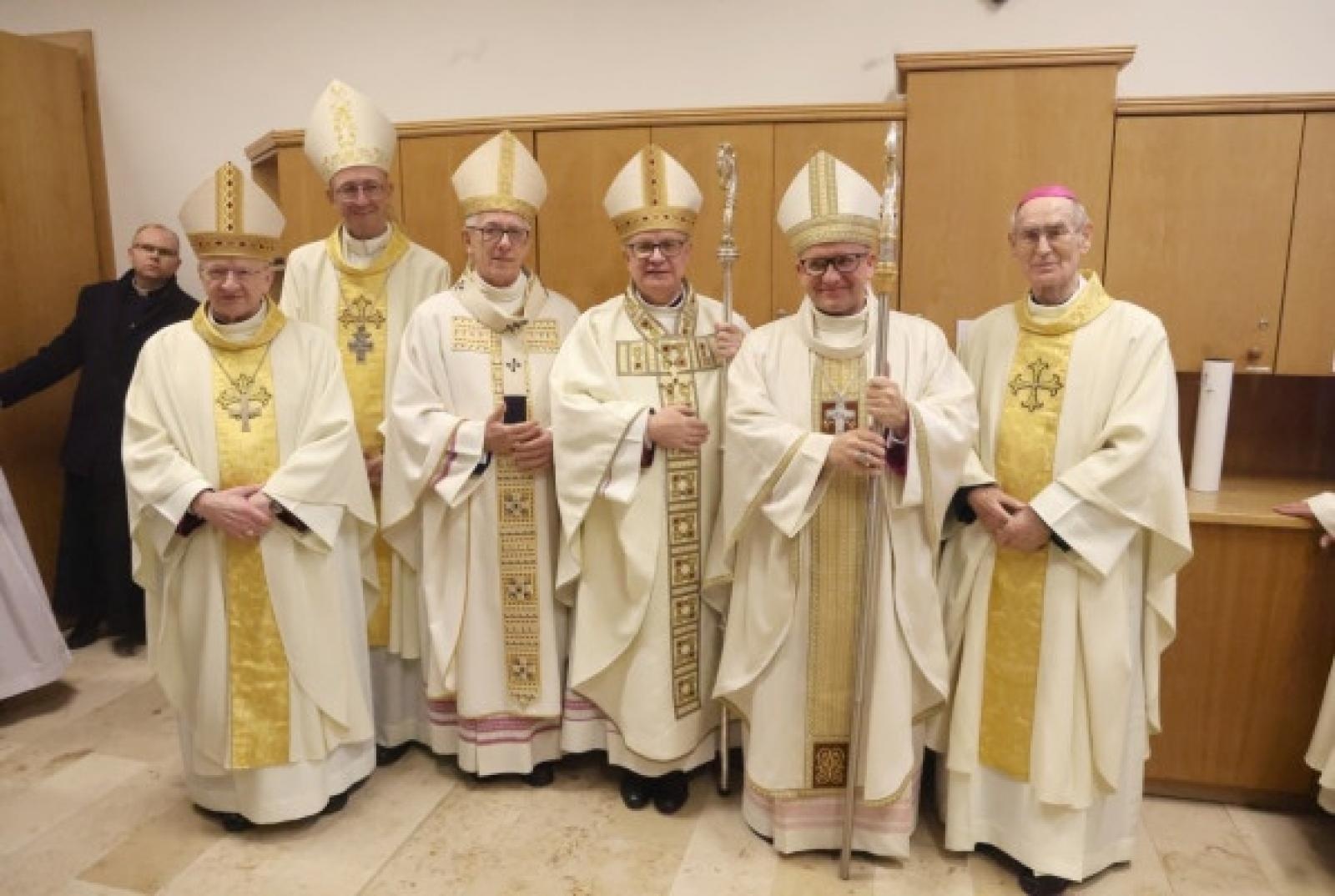Zdjęcie w galerii na portalu naszraciborz.pl: Wyświęcono nowego biskupa opolskiego wiadomości z regionu