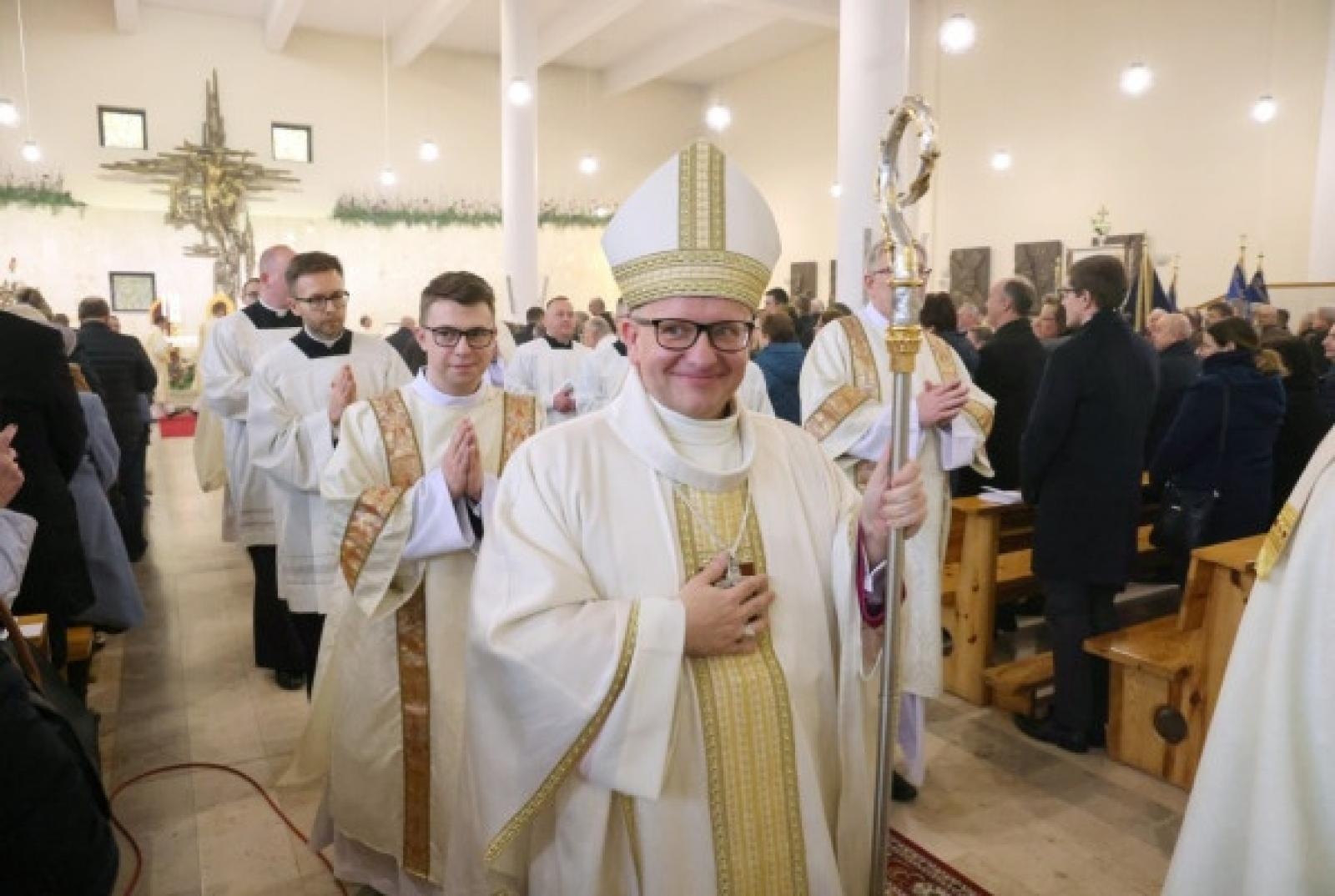 Zdjęcie w galerii na portalu naszraciborz.pl: Wyświęcono nowego biskupa opolskiego wiadomości z regionu