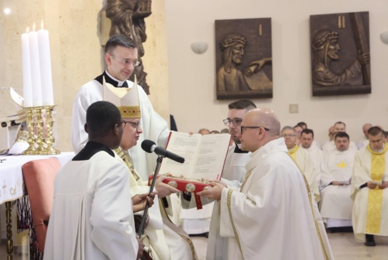 Zdjęcie w galerii na portalu naszraciborz.pl: Wyświęcono nowego biskupa opolskiego wiadomości z regionu