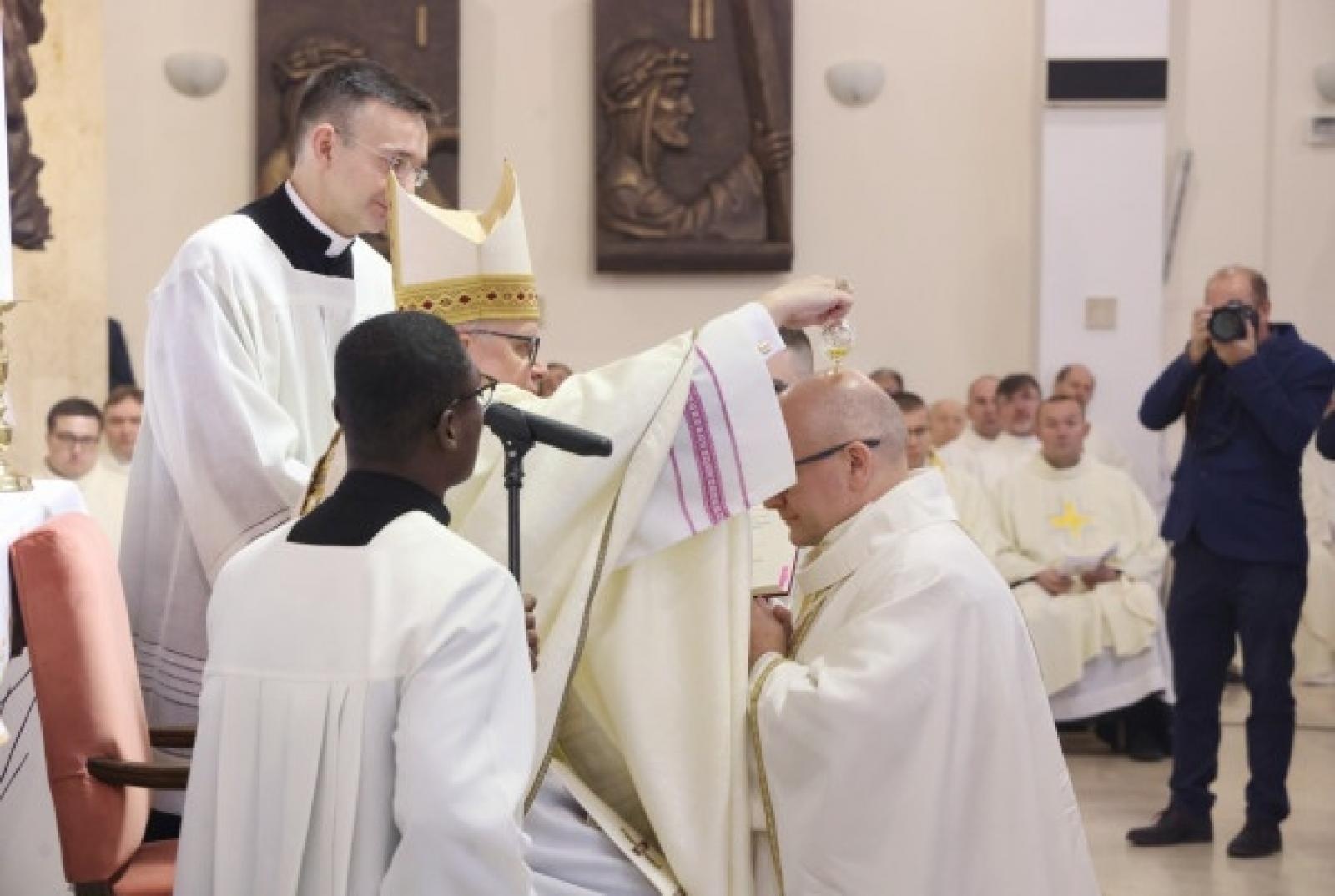 Zdjęcie w galerii na portalu naszraciborz.pl: Wyświęcono nowego biskupa opolskiego wiadomości z regionu