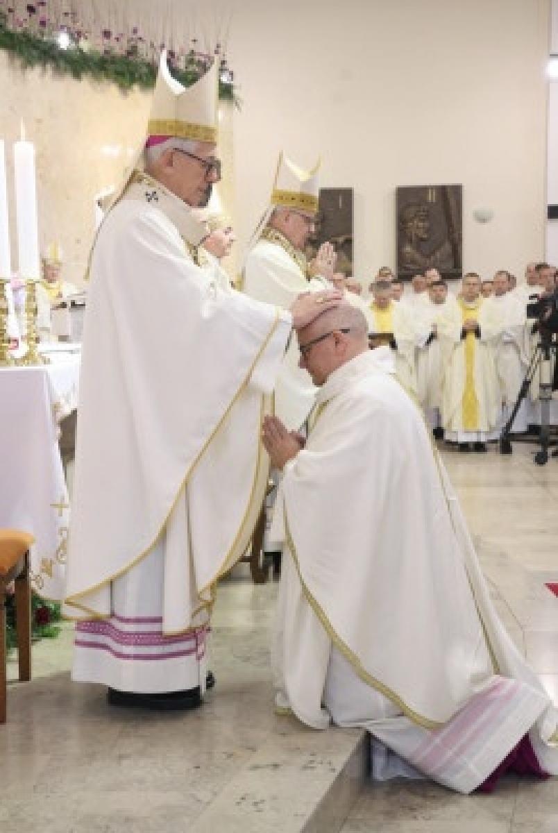 Zdjęcie w galerii na portalu naszraciborz.pl: Wyświęcono nowego biskupa opolskiego wiadomości z regionu