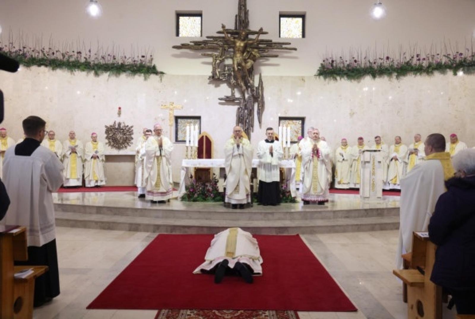 Zdjęcie w galerii na portalu naszraciborz.pl: Wyświęcono nowego biskupa opolskiego wiadomości z regionu