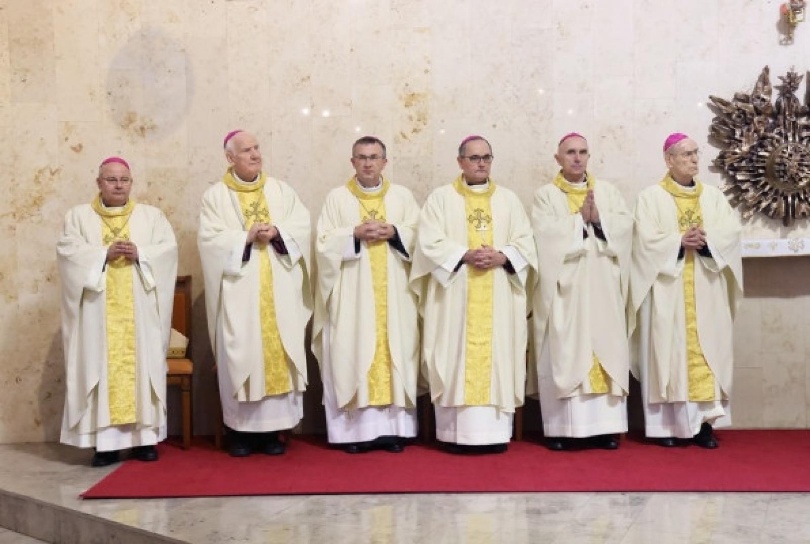 Zdjęcie w galerii na portalu naszraciborz.pl: Wyświęcono nowego biskupa opolskiego wiadomości z regionu