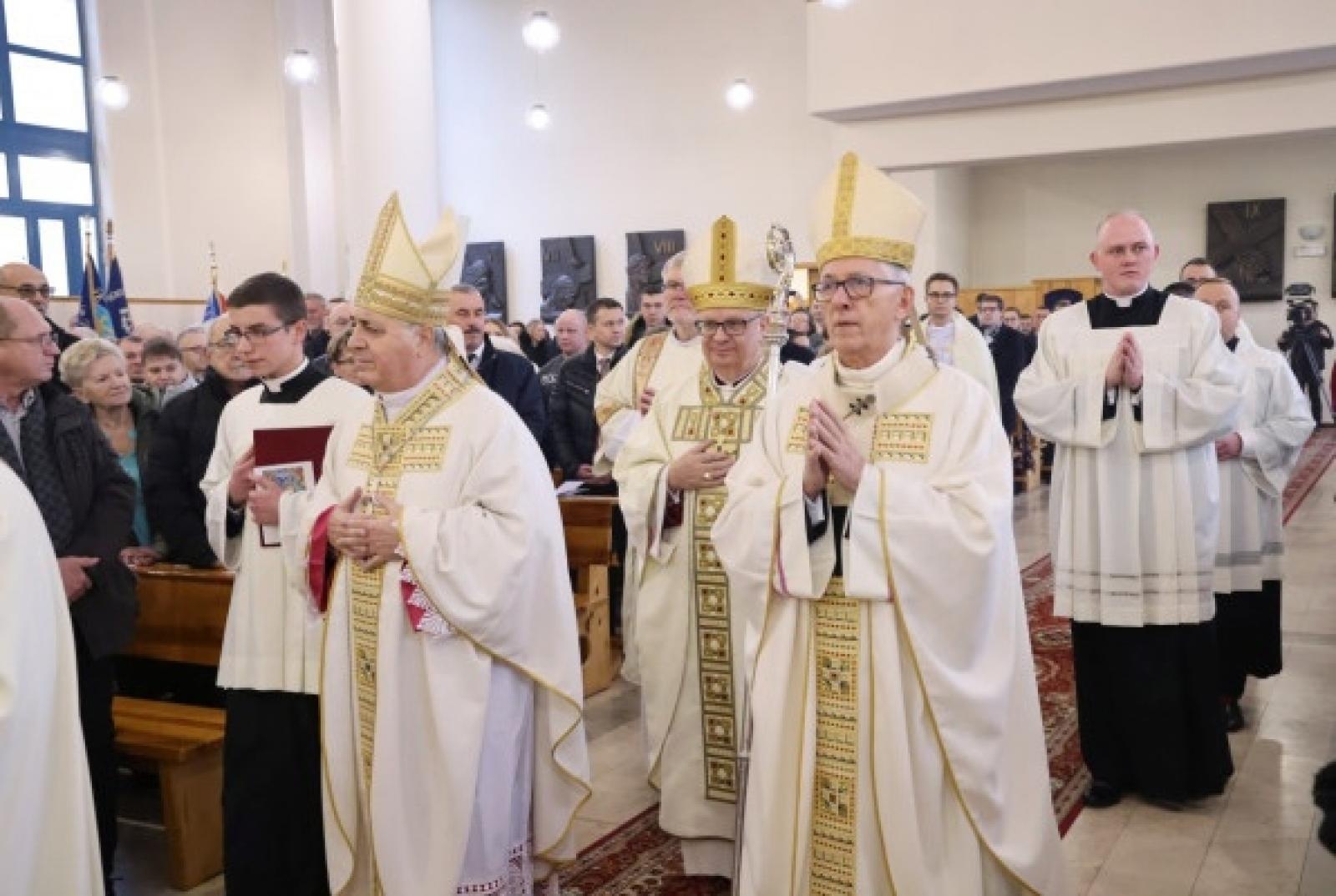 Zdjęcie w galerii na portalu naszraciborz.pl: Wyświęcono nowego biskupa opolskiego wiadomości z regionu