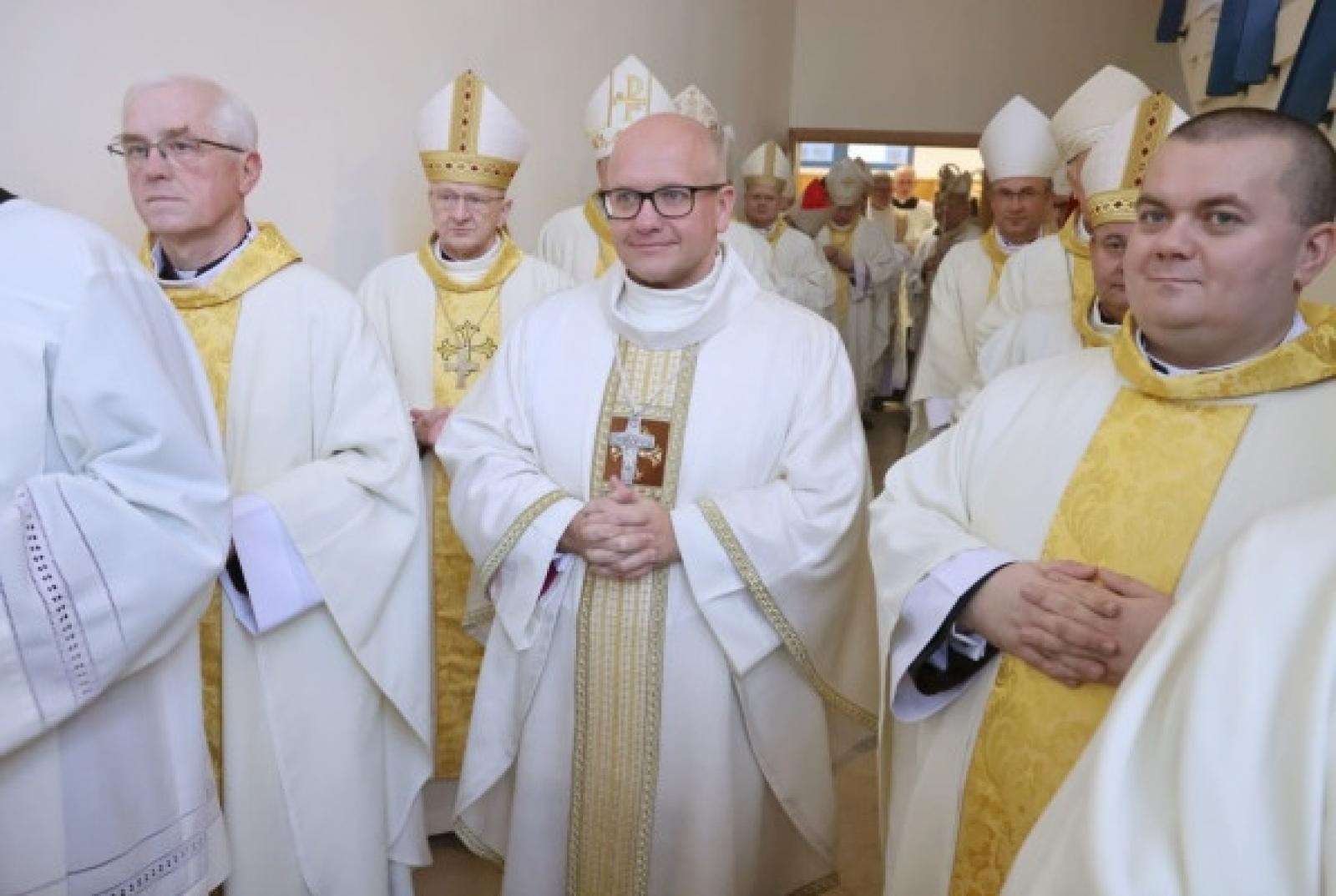 Zdjęcie w galerii na portalu naszraciborz.pl: Wyświęcono nowego biskupa opolskiego wiadomości z regionu