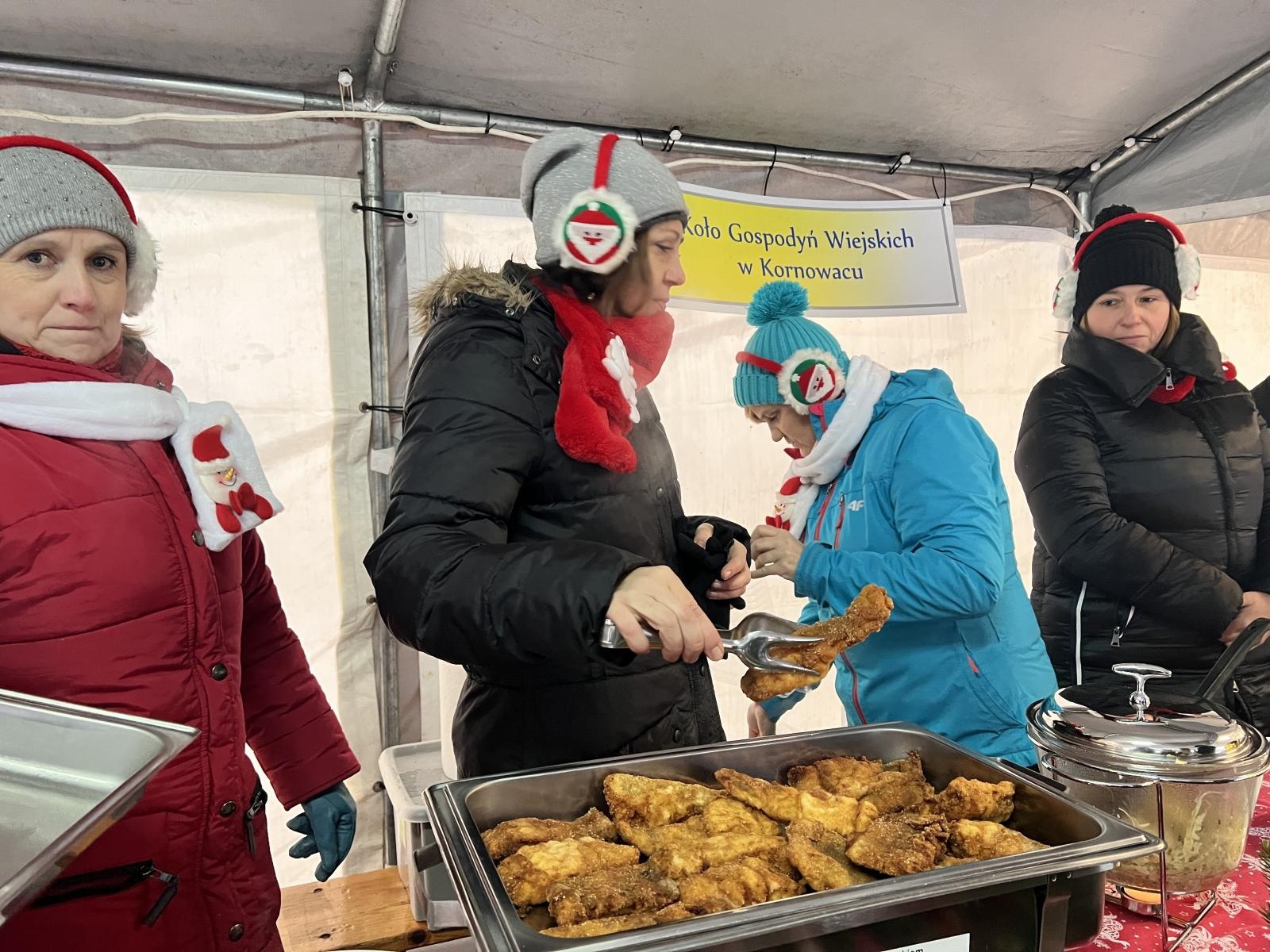 Zdjęcie w galerii na portalu naszraciborz.pl: Kornowacki kiermasz w iście zimowej aurze [FOTO i WIDEO] wiadomości z regionu