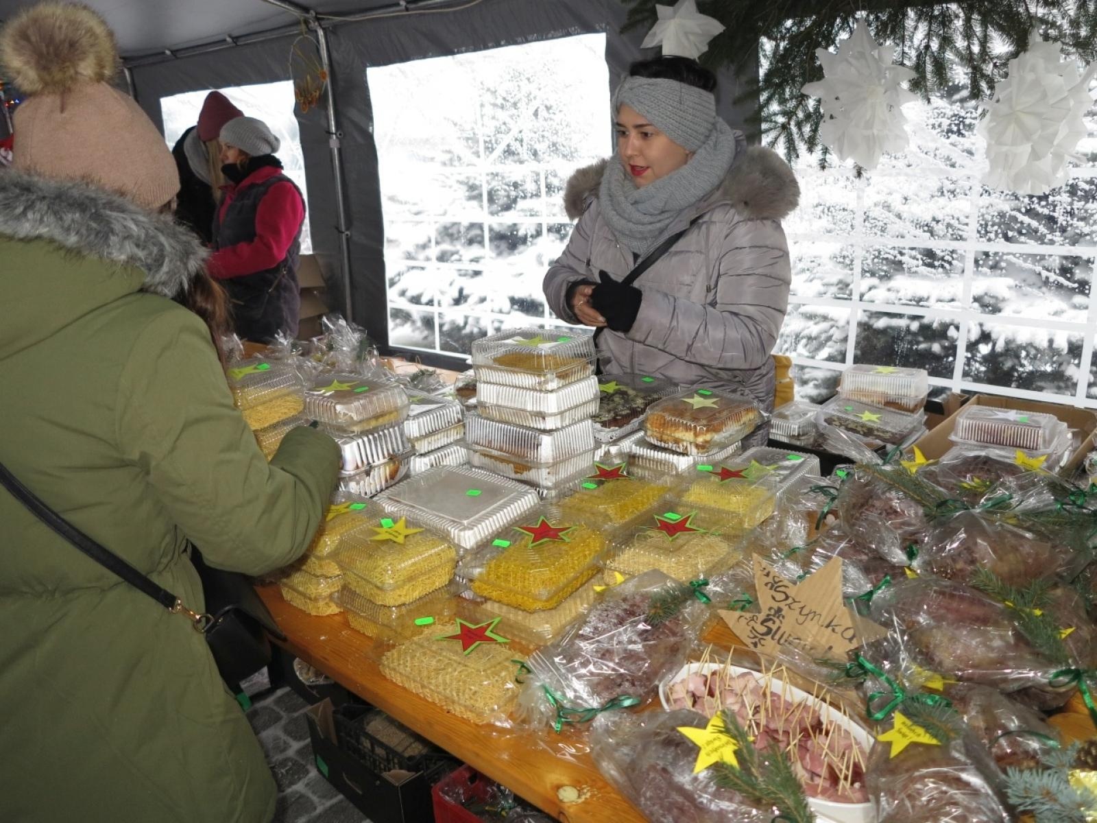 Zdjęcie w galerii na portalu naszraciborz.pl: Kornowacki kiermasz w iście zimowej aurze [FOTO i WIDEO] wiadomości z regionu