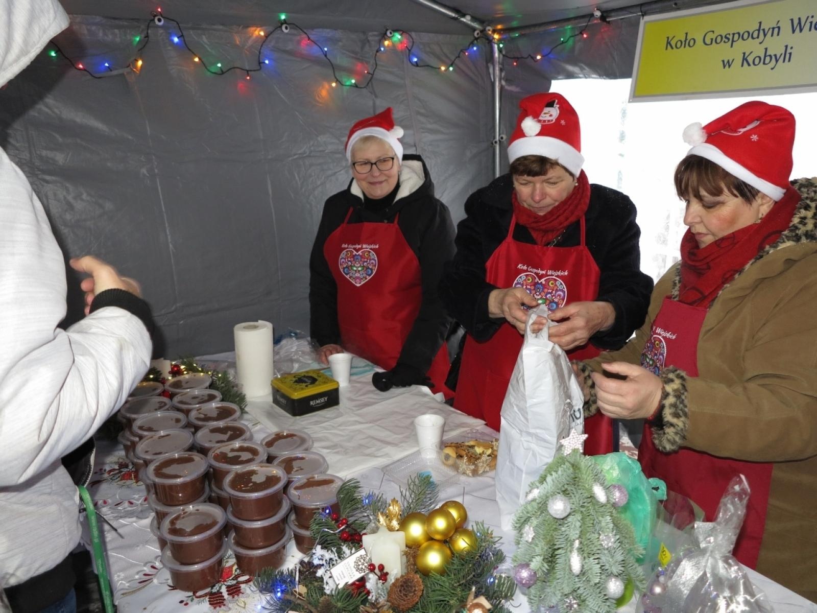 Zdjęcie w galerii na portalu naszraciborz.pl: Kornowacki kiermasz w iście zimowej aurze [FOTO i WIDEO] wiadomości z regionu