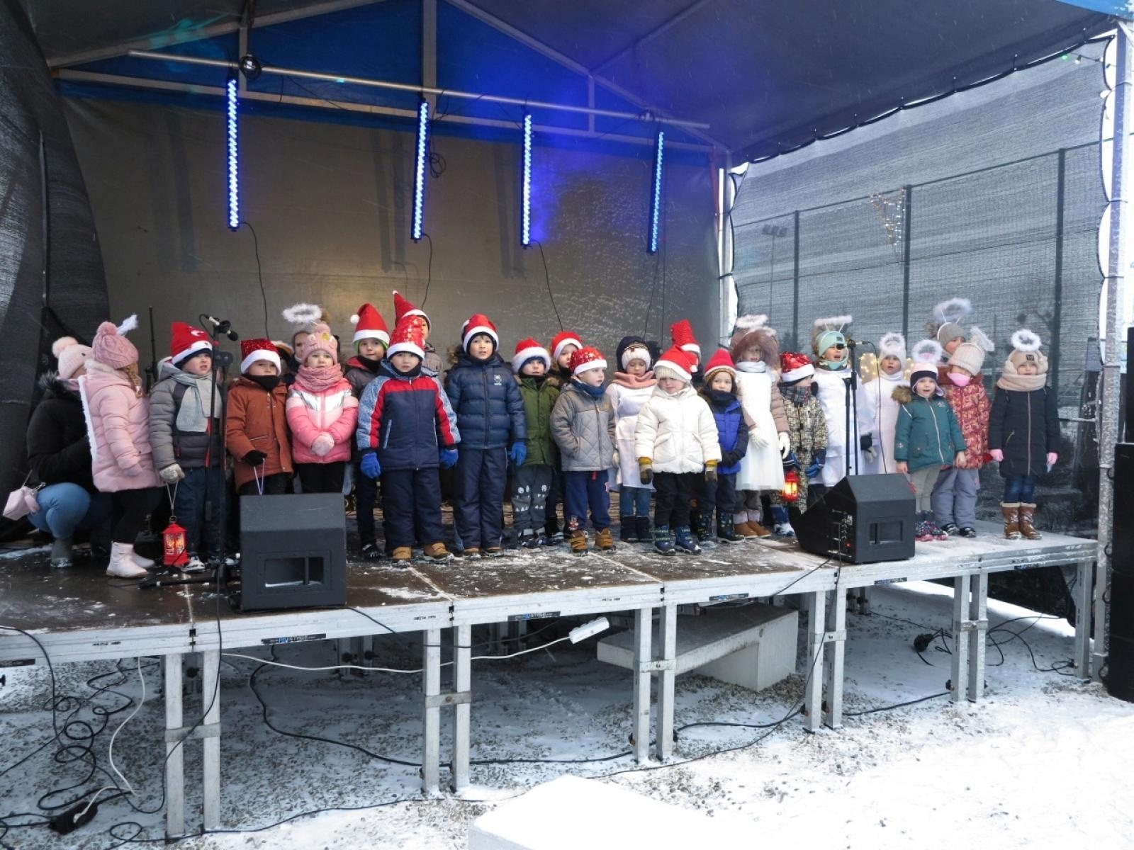 Zdjęcie w galerii na portalu naszraciborz.pl: Kornowacki kiermasz w iście zimowej aurze [FOTO i WIDEO] wiadomości z regionu