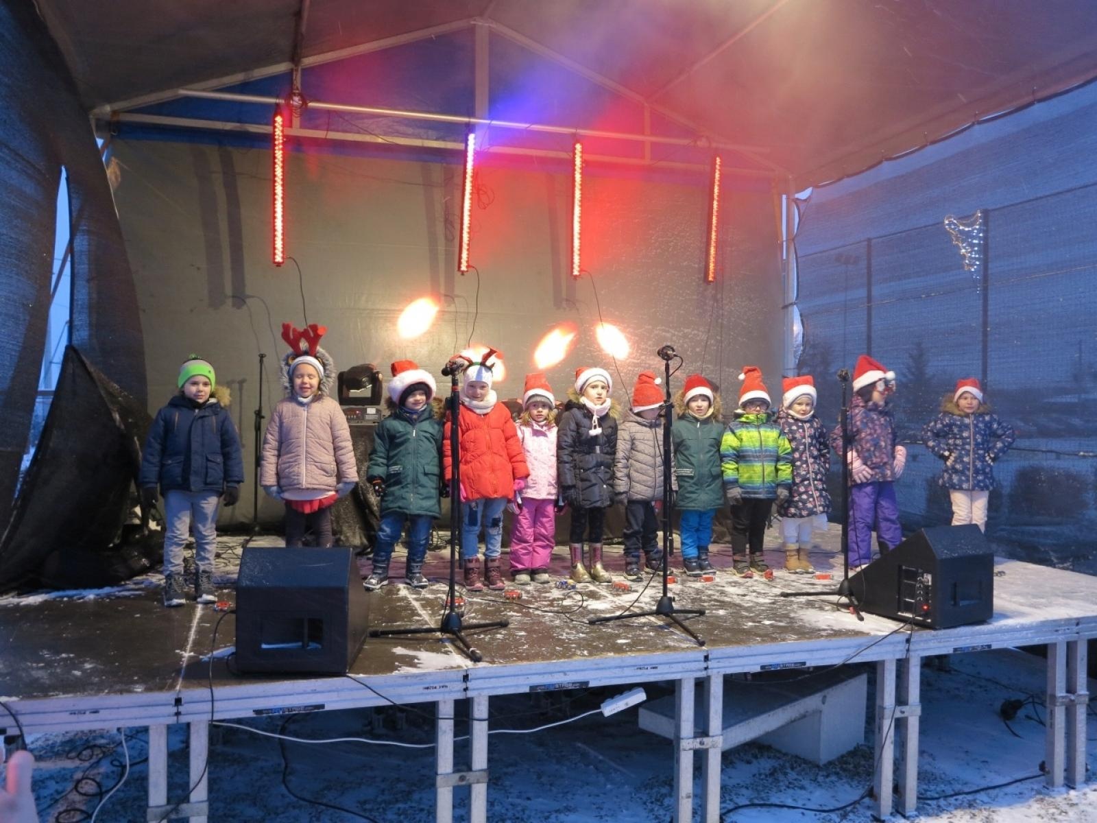 Zdjęcie w galerii na portalu naszraciborz.pl: Kornowacki kiermasz w iście zimowej aurze [FOTO i WIDEO] wiadomości z regionu