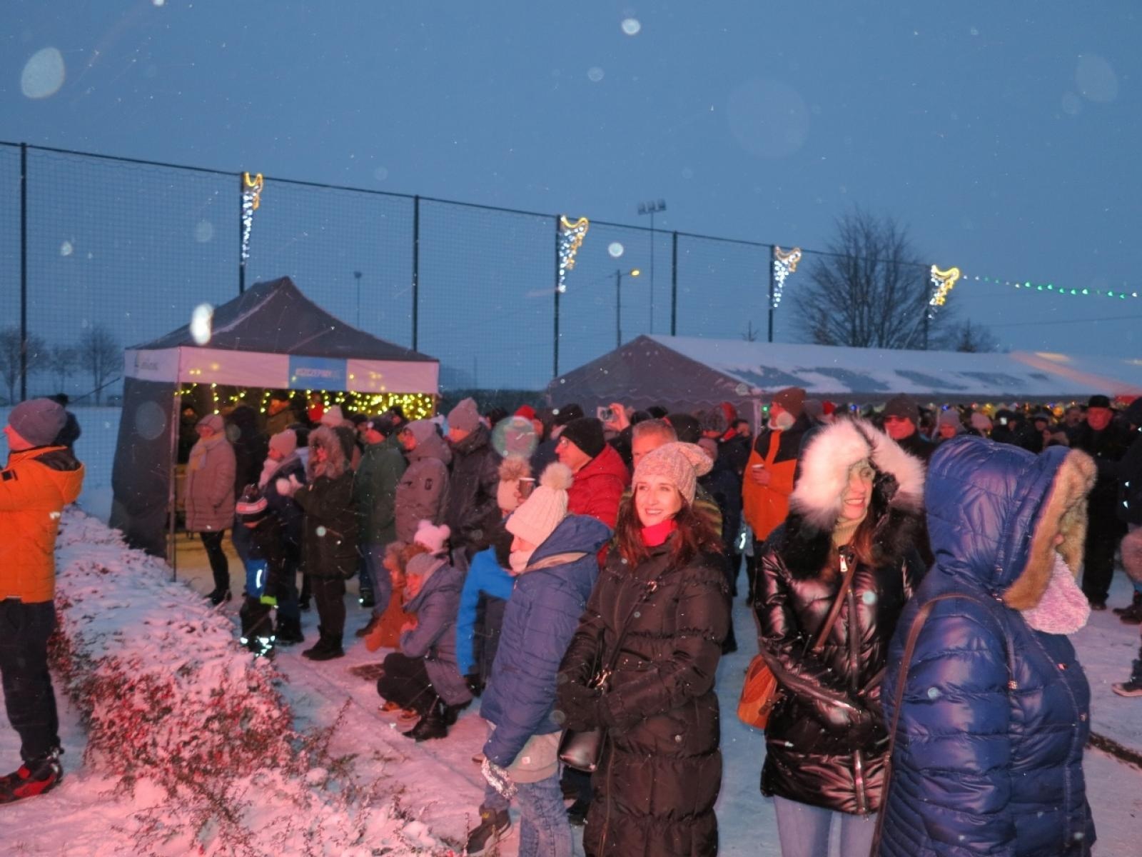 Zdjęcie w galerii na portalu naszraciborz.pl: Kornowacki kiermasz w iście zimowej aurze [FOTO i WIDEO] wiadomości z regionu