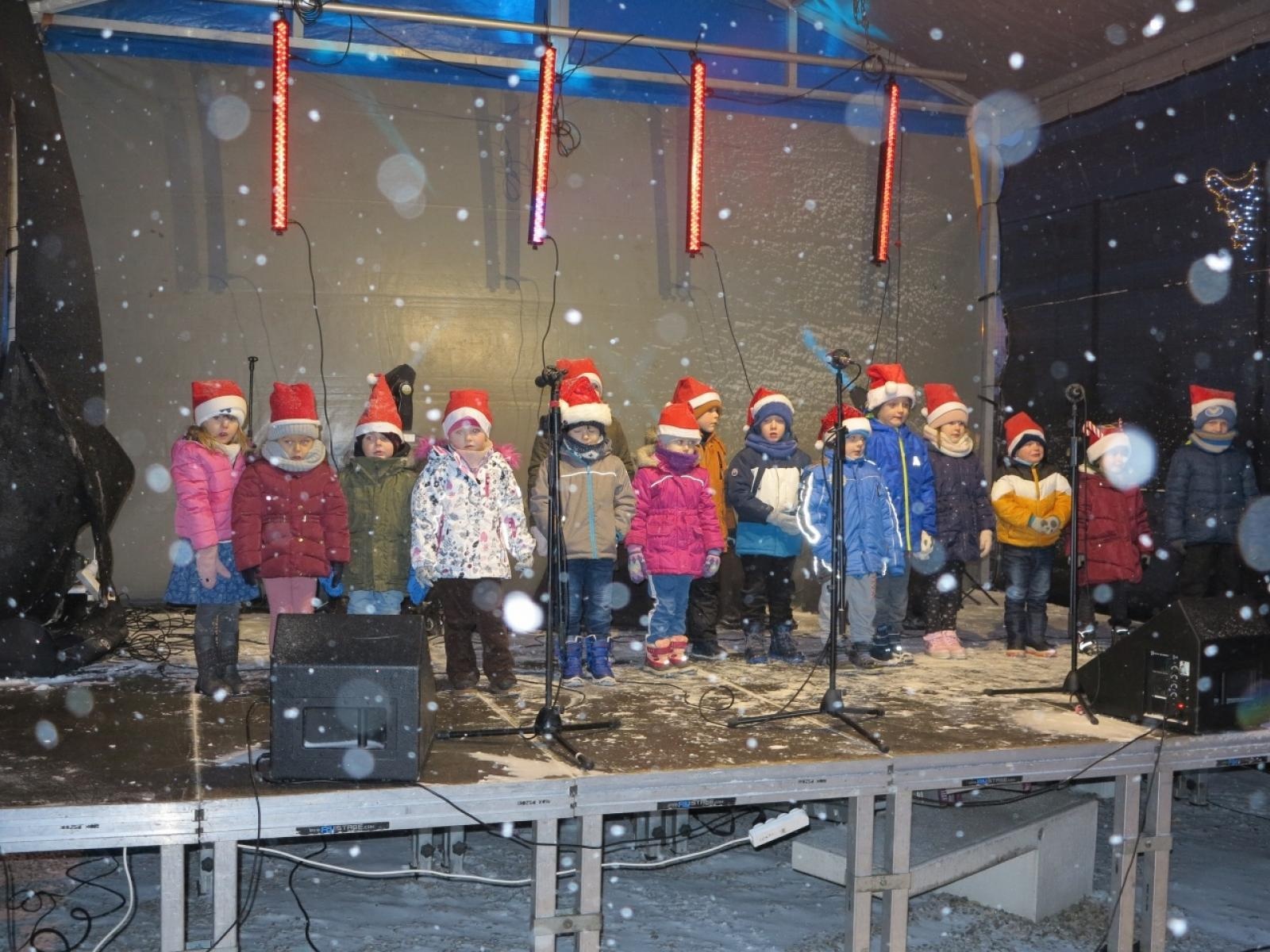 Zdjęcie w galerii na portalu naszraciborz.pl: Kornowacki kiermasz w iście zimowej aurze [FOTO i WIDEO] wiadomości z regionu