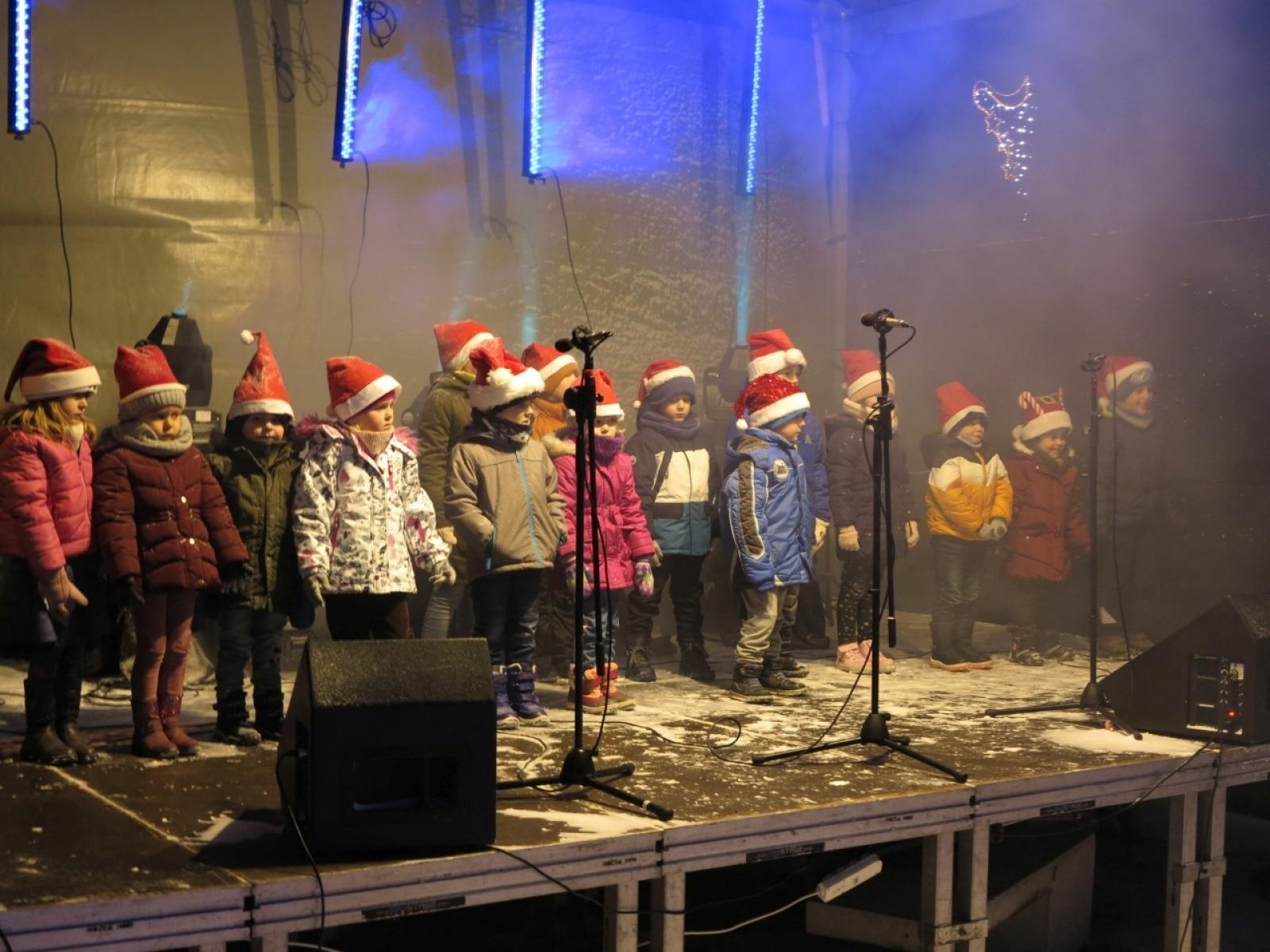 Zdjęcie w galerii na portalu naszraciborz.pl: Kornowacki kiermasz w iście zimowej aurze [FOTO i WIDEO] wiadomości z regionu