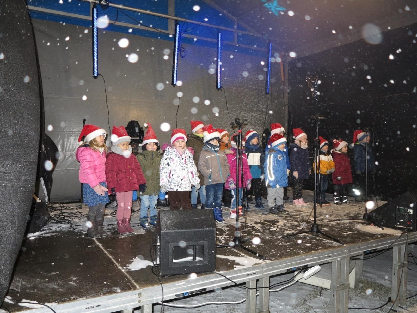 Zdjęcie w galerii na portalu naszraciborz.pl: Kornowacki kiermasz w iście zimowej aurze [FOTO i WIDEO] wiadomości z regionu